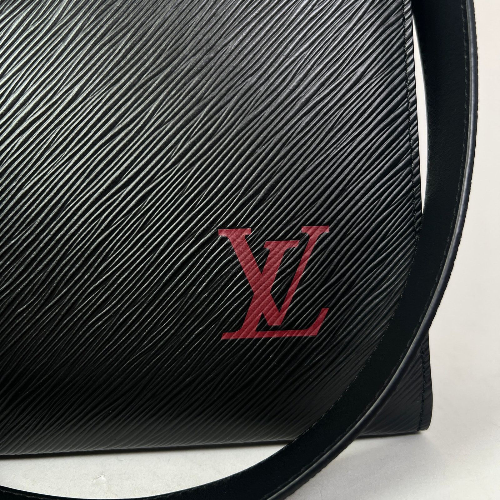 Louis Vuitton Louis Vuitton Epi Leather Sac Plat GM Tote Bag Size ONE SIZE - 6 Thumbnail