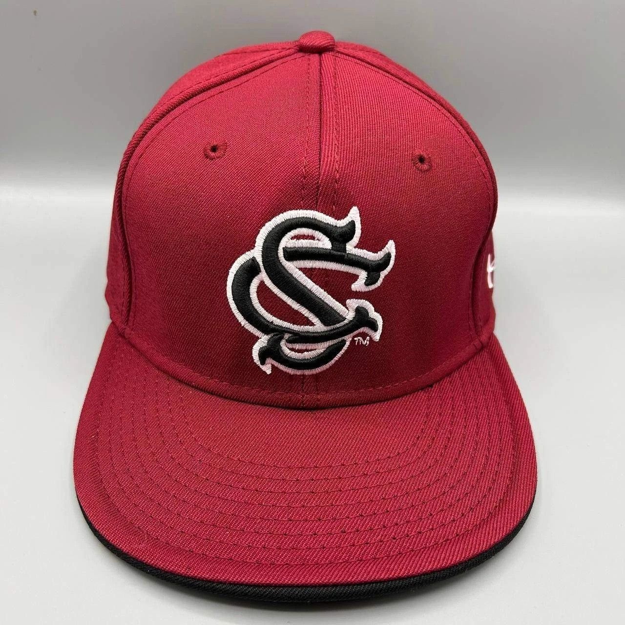 Under Armour South Carolina Gamecocks Hat Men 7 1/4 NCAA Fitted Cap New Size ONE SIZE - 1 Thumbnail