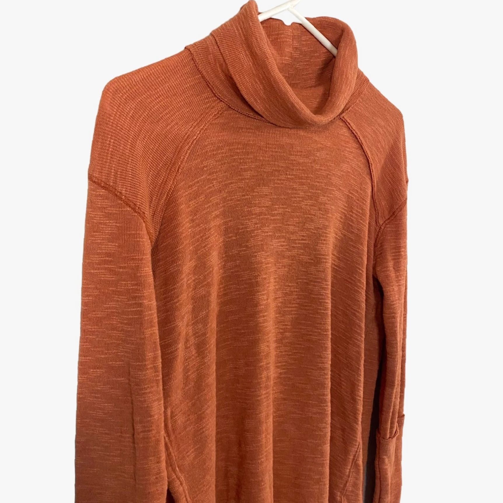 Free People We The Free Sienna Split Back Orange Turtleneck Womens Small Long Sleeve Blouse Size S / US 4 / IT 40 - 4 Thumbnail