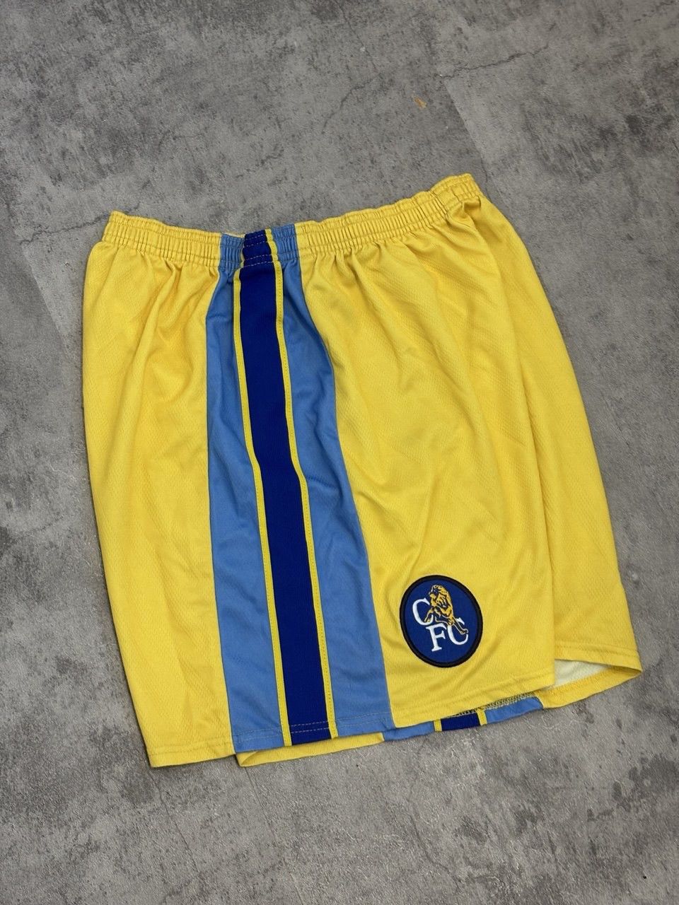 Umbro Vintage Umbro Chelsea 1996/97 Away Football Shorts Size US 32 / EU 48 - 4 Thumbnail