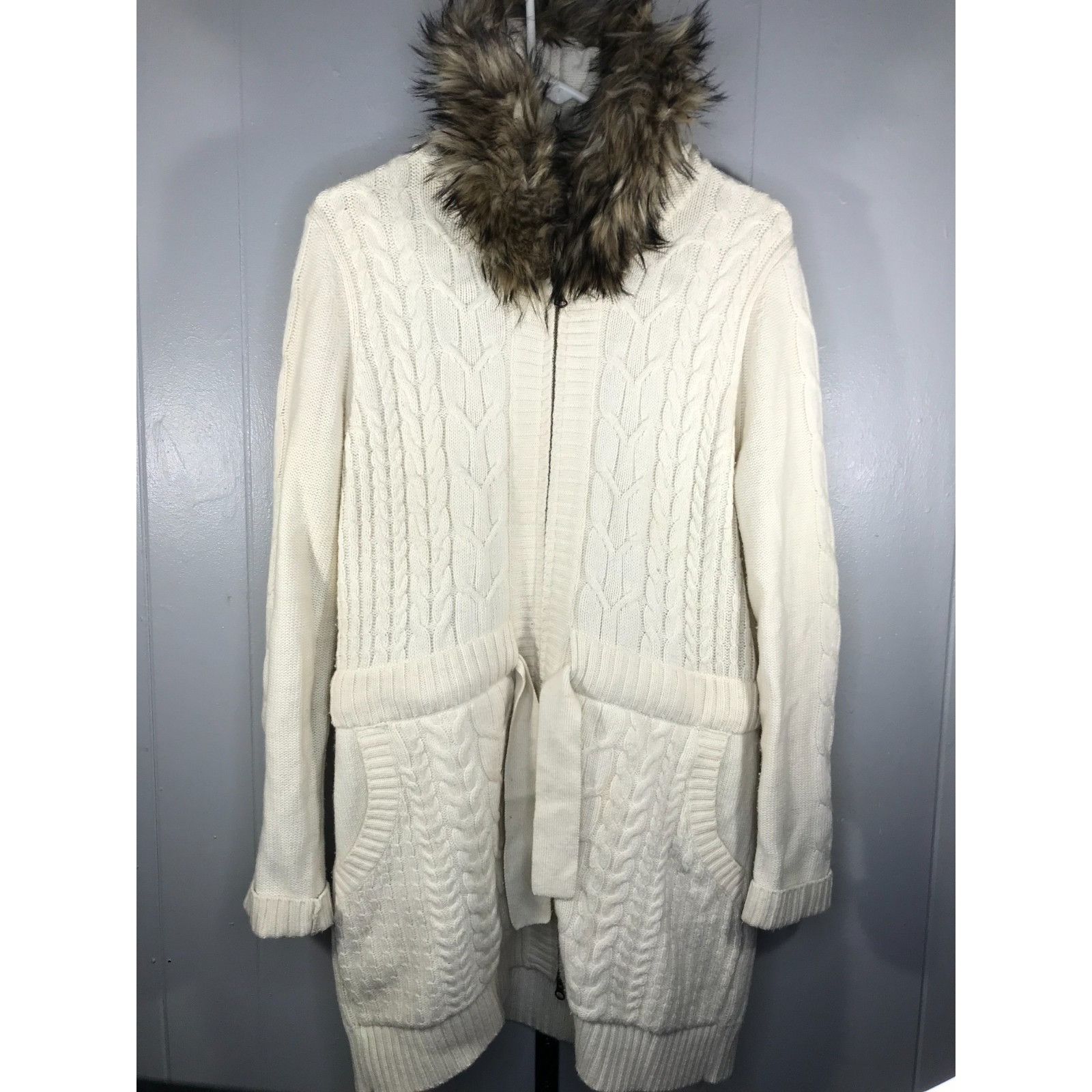 Abercrombie & Fitch Woolrich Cardigan Sweater LG White Cable Knit Faux Fur Hoode Size L / US 10 / IT 46 - 1 Thumbnail