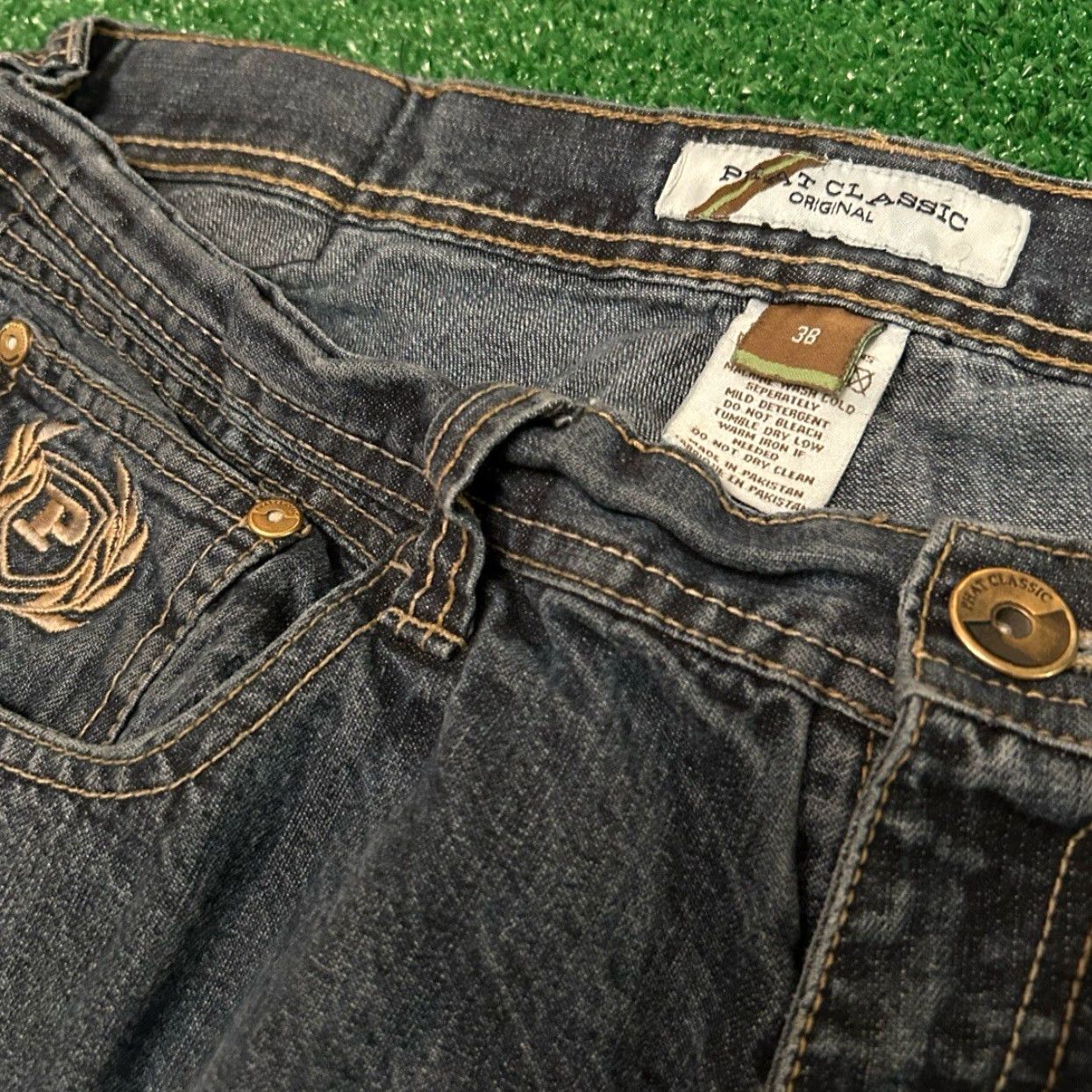 Phat Farm VINTAGE Phat Farm Jeans Baggy Skater Grunge Y2K VTG Mens 38 Distressed Wide-Leg 38x32 Jeans Distressed Mens Size US 38 / EU 54 - 4 Thumbnail