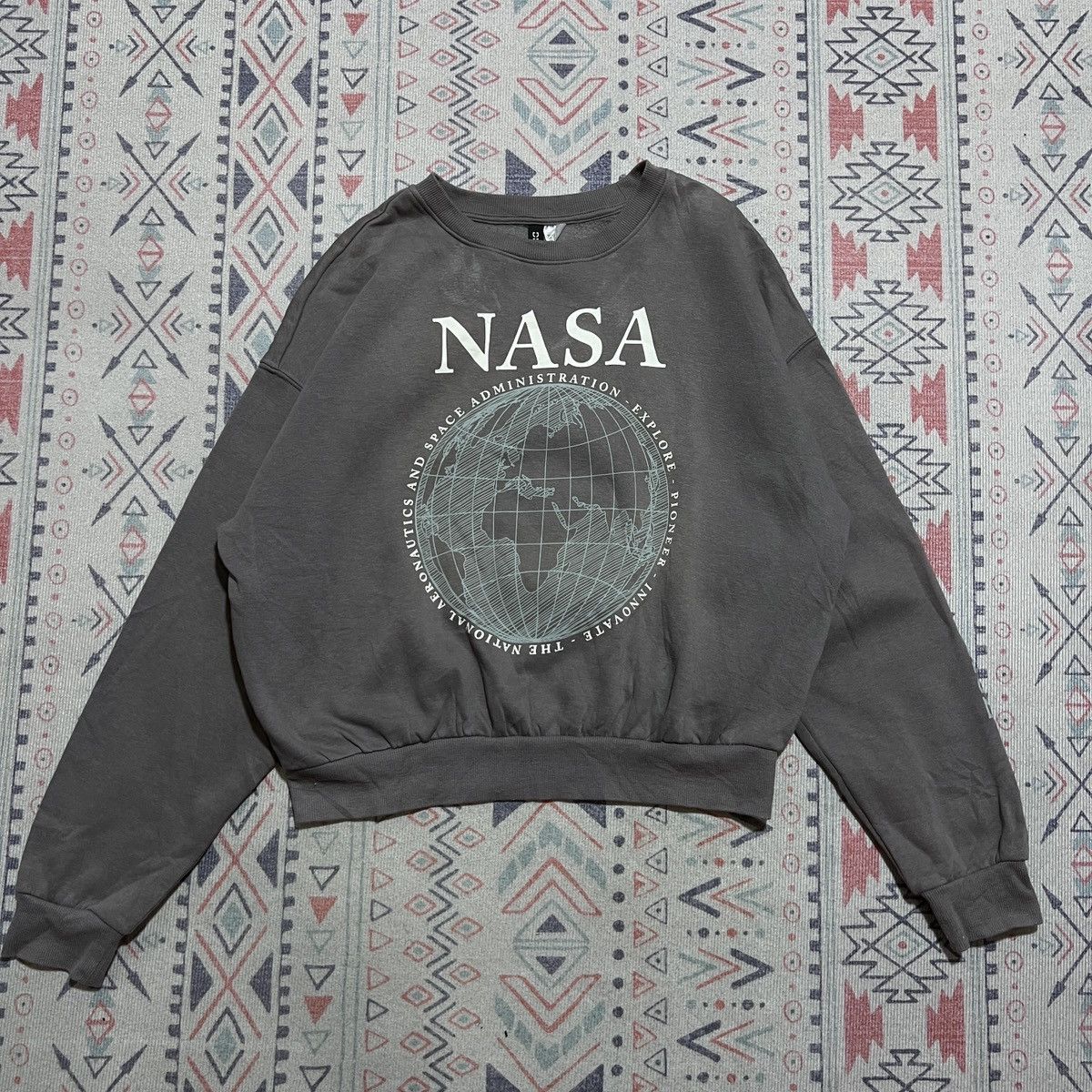 H&M × NASA H&M Nasa CropTops Size L / US 10 / IT 46 - 2 Thumbnail