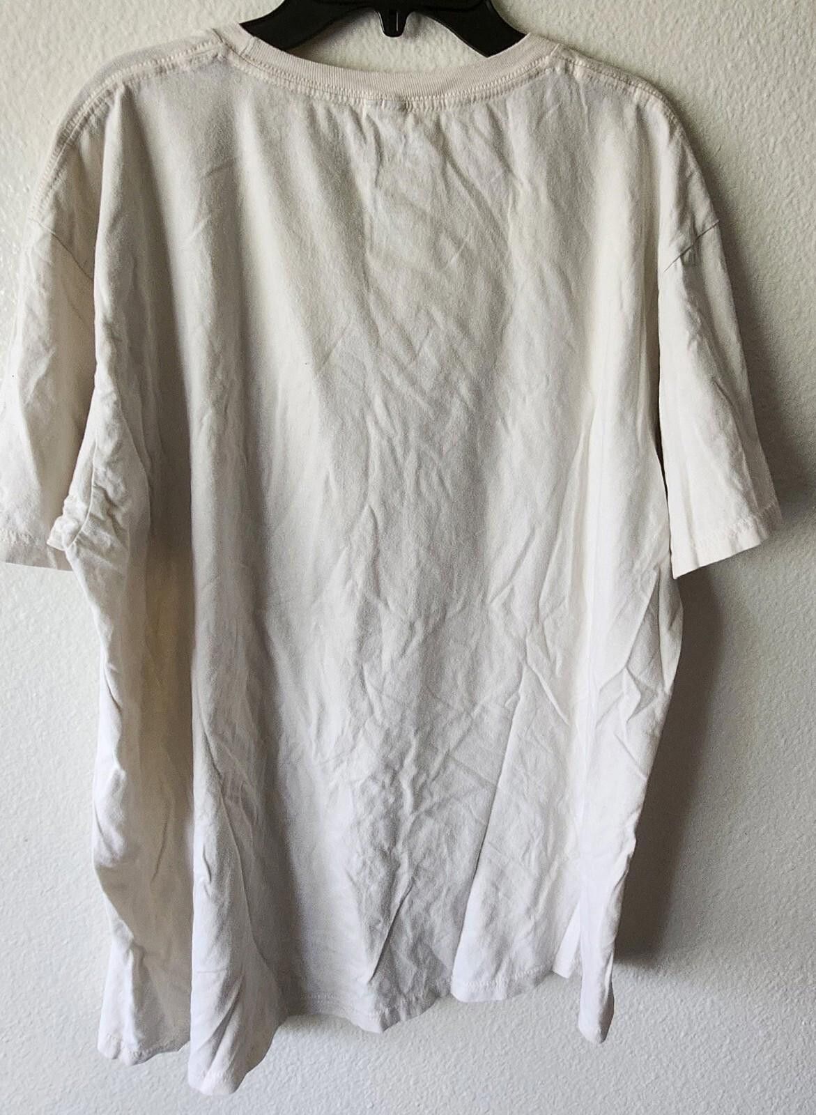 Designer NWOT STRAWBERRY SHORTCAKE & KITTY SIZE XLARGE SHORT-SLEEVE Size XL / US 12-14 / IT 48-50 - 3 Thumbnail