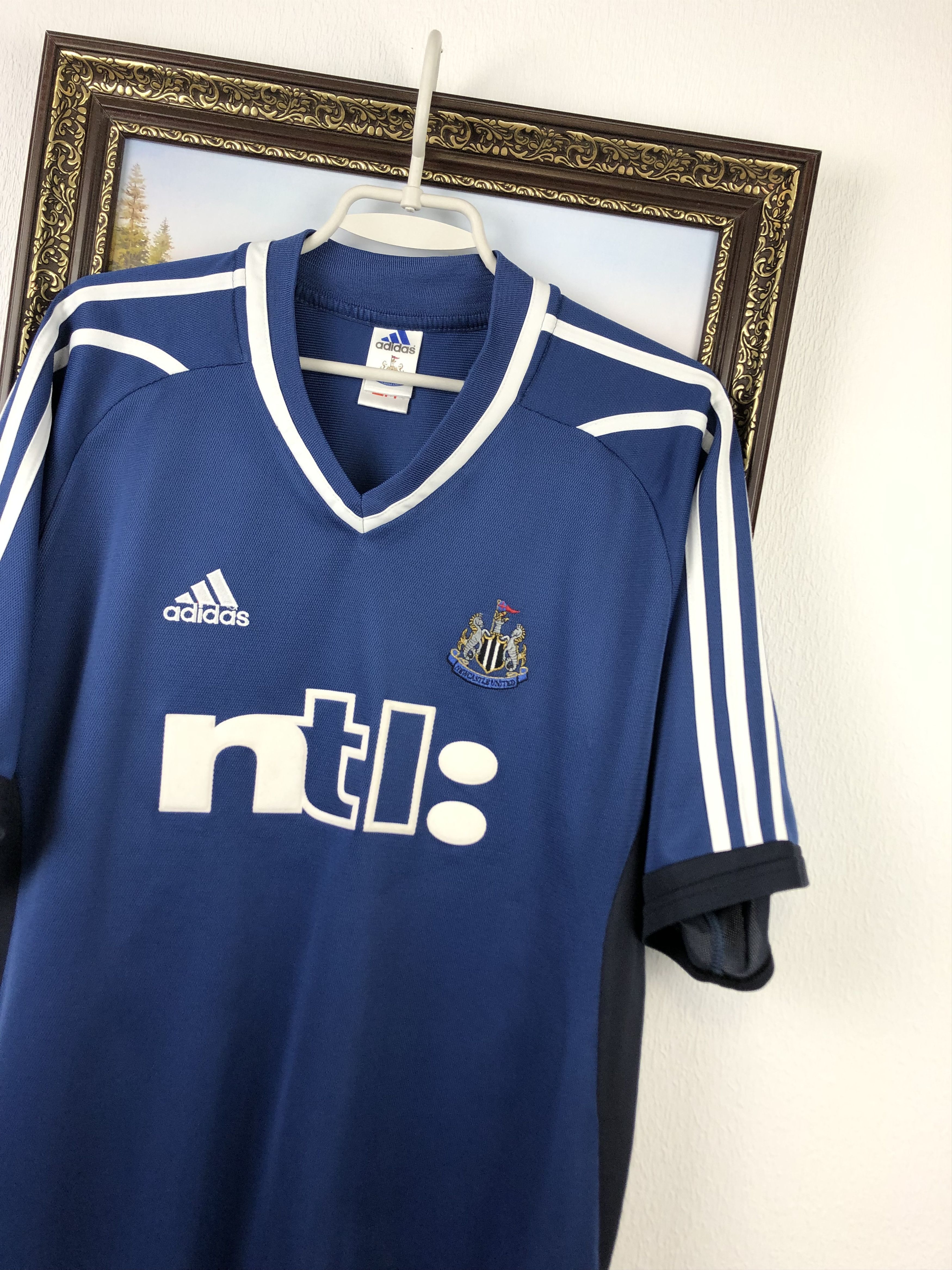 Adidas Newcastle football shirt 2001 Soccer Adidas Jersey Tee Hype Size US L / EU 52-54 / 3 - 4 Thumbnail