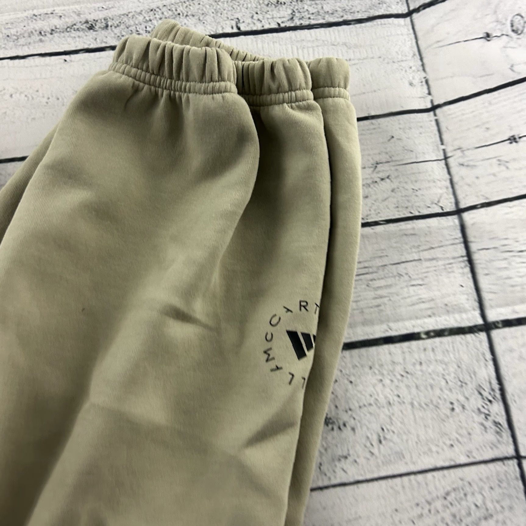 Stella McCartney Adidas Stella McCartney Baggy Sweatpants Women's XL Khaki Beige Pants Mens XL Beige Sweatpants Stella McCartney Adidas by Stella McCartney Size 40" / US 18 - 2 Thumbnail