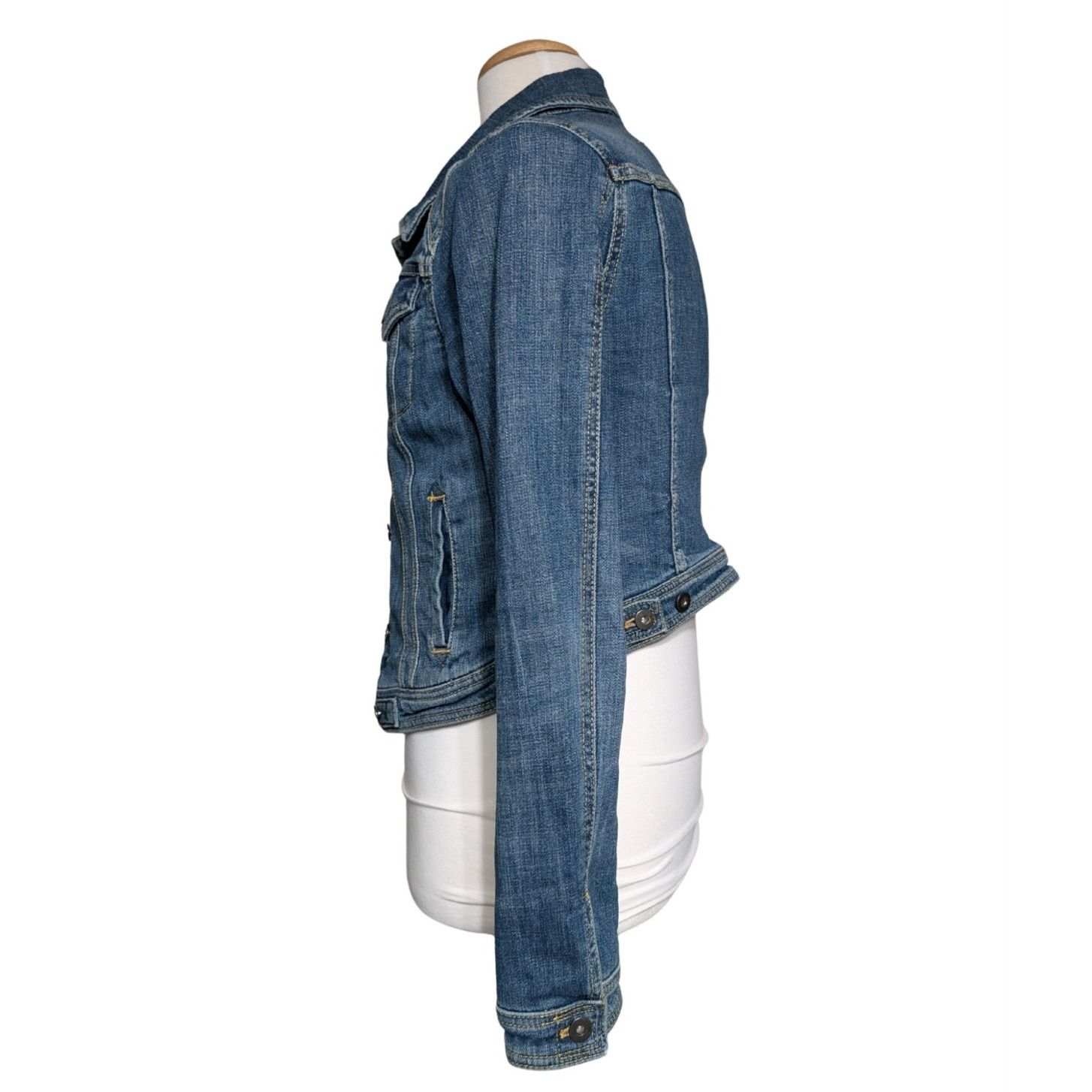 Anthropologie Anthropologie Pilcro Letterpress Crop Denim Classic Jacket M Size M / US 6-8 / IT 42-44 - 2 Thumbnail
