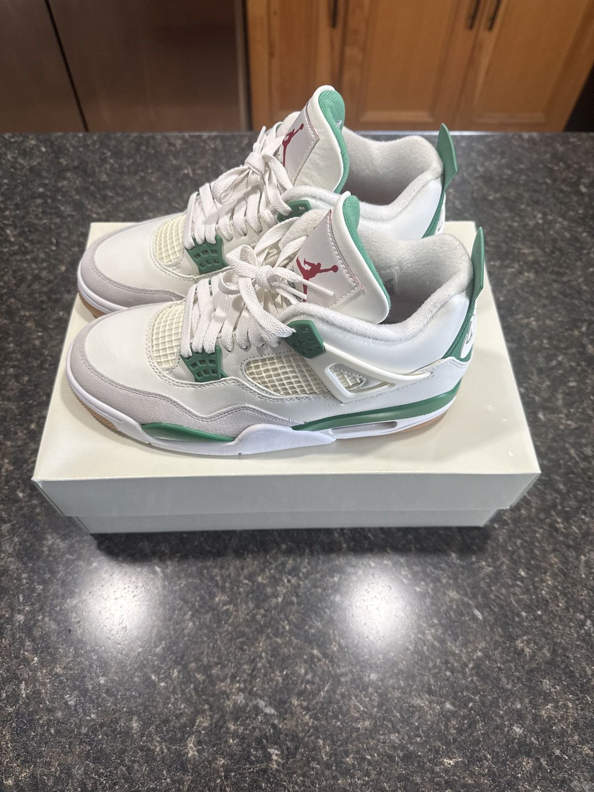 Jordan Brand Jordan 4 SB PINE GREEN Size US 8 / EU 41 - 4 Thumbnail
