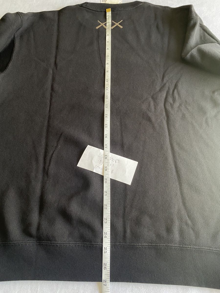 Kaws × Uniqlo Kaws x Uniqlo Companion 09 Black Crewneck XLARGE Size US XL / EU 56 / 4 - 8 Thumbnail