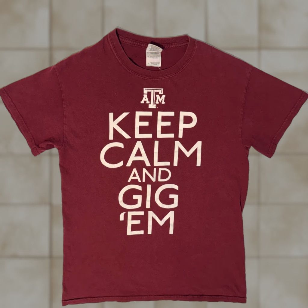 Gildan Texas A&M University Shirt Adults Small Red Logo Gildan Casual Sleeve Crew Neck Short Sleeve T-Shirt University College Tshirt Size S / US 4 / IT 40 - 1 Thumbnail