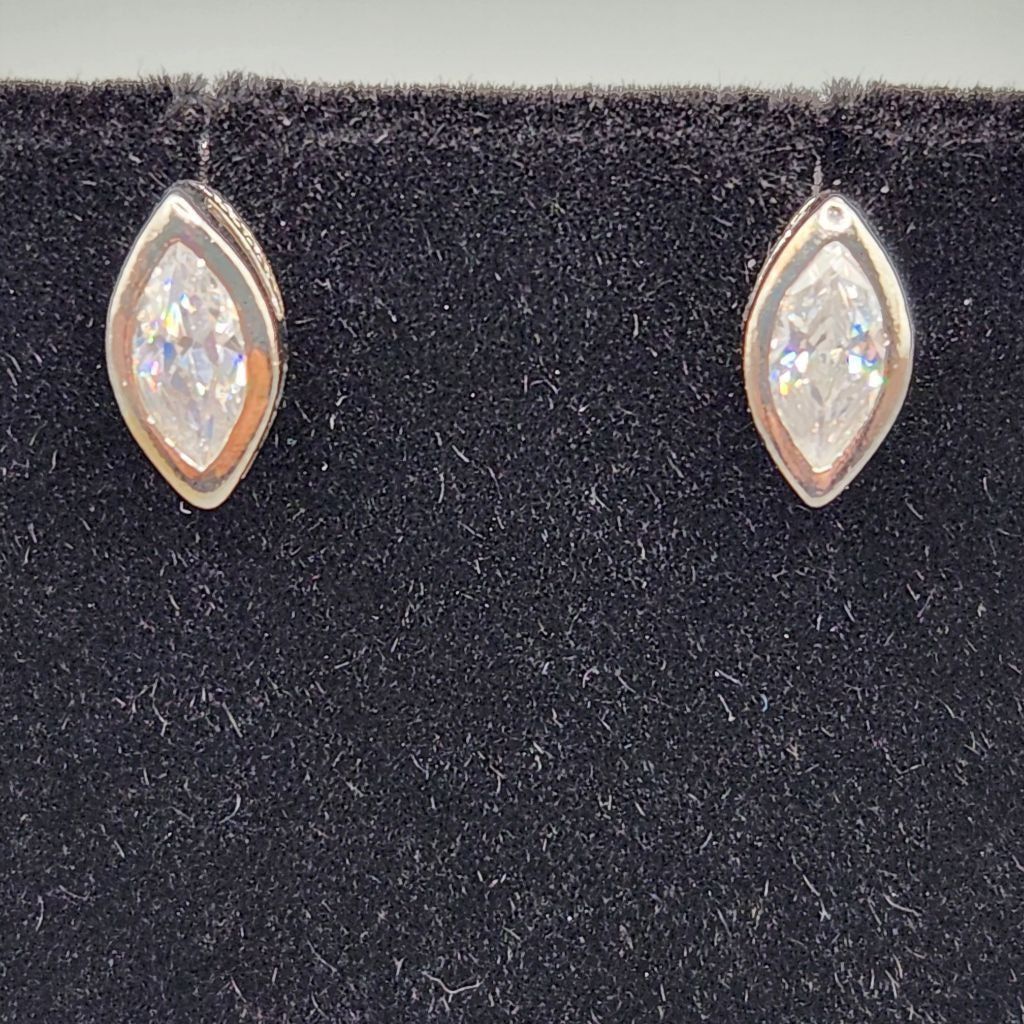 Designer Marquise Silver Plated Earrings Made with Swarovski Crystals Size ONE SIZE - 4 Thumbnail