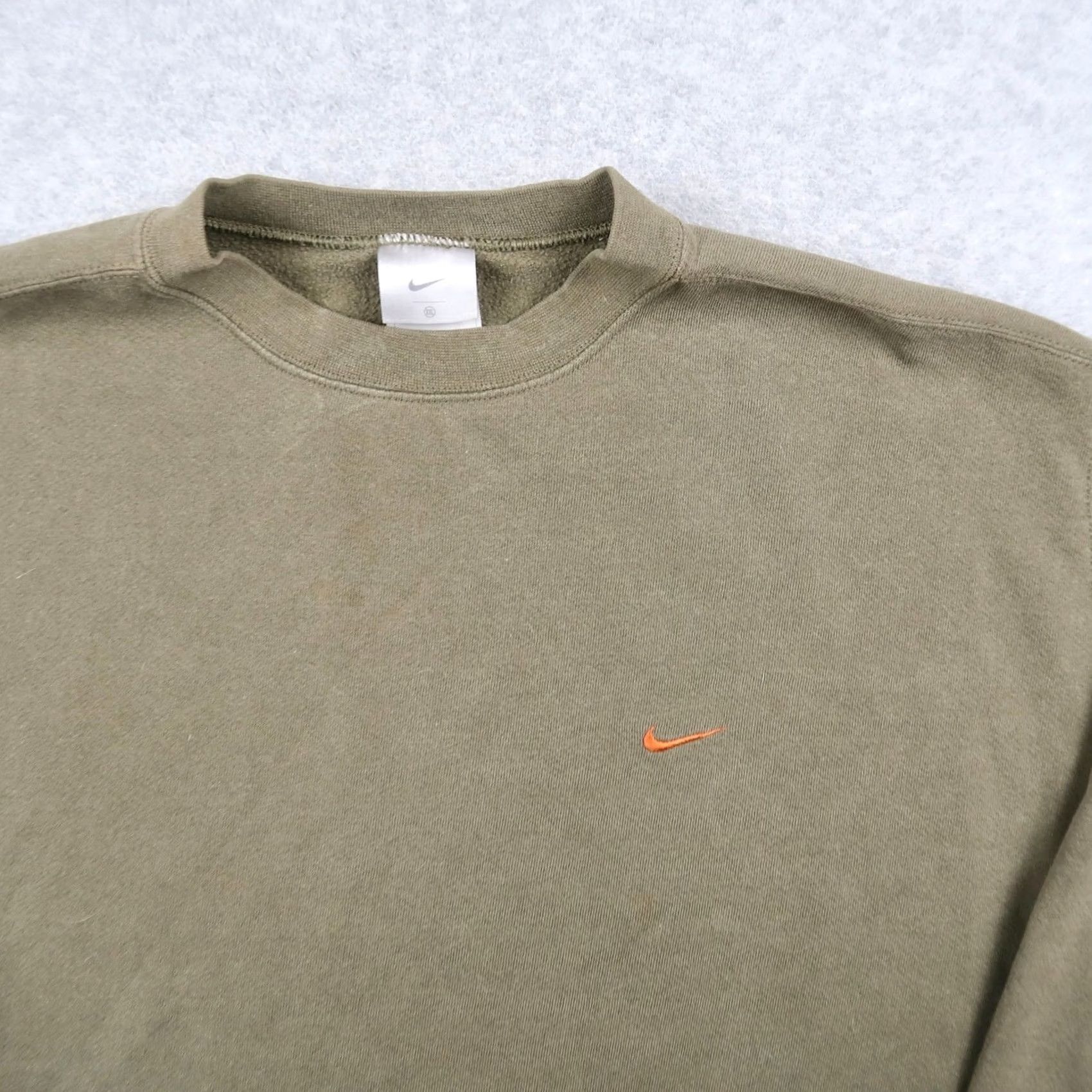 Nike VINTAGE Nike Mens Crewneck Sweatshirt XXL Olive Green Mini Swoosh Pullover Size US XXL / EU 58 / 5 - 3 Thumbnail