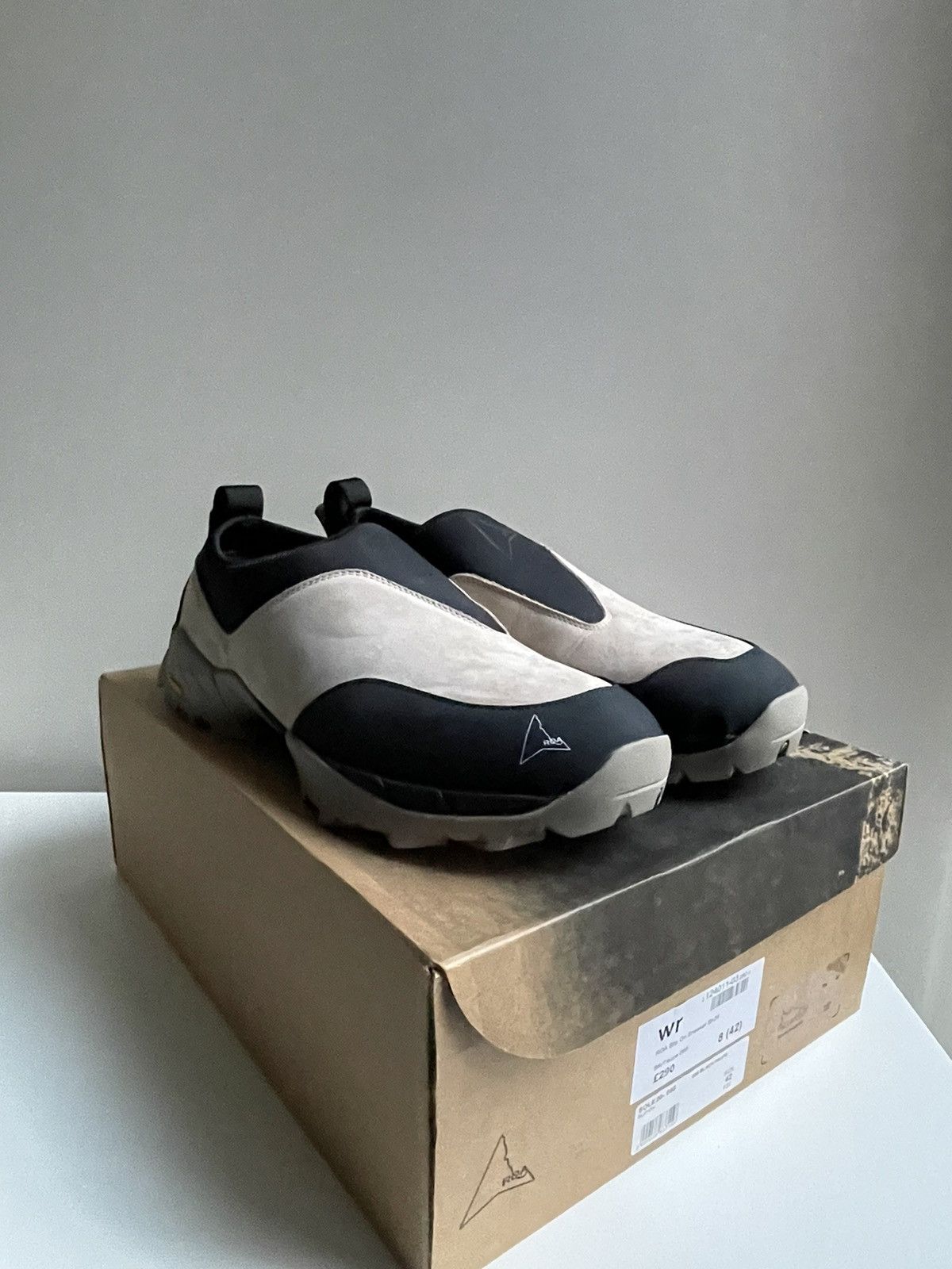 ROA ROA slip on beige black shoe Size US 9 / EU 42 - 3 Thumbnail