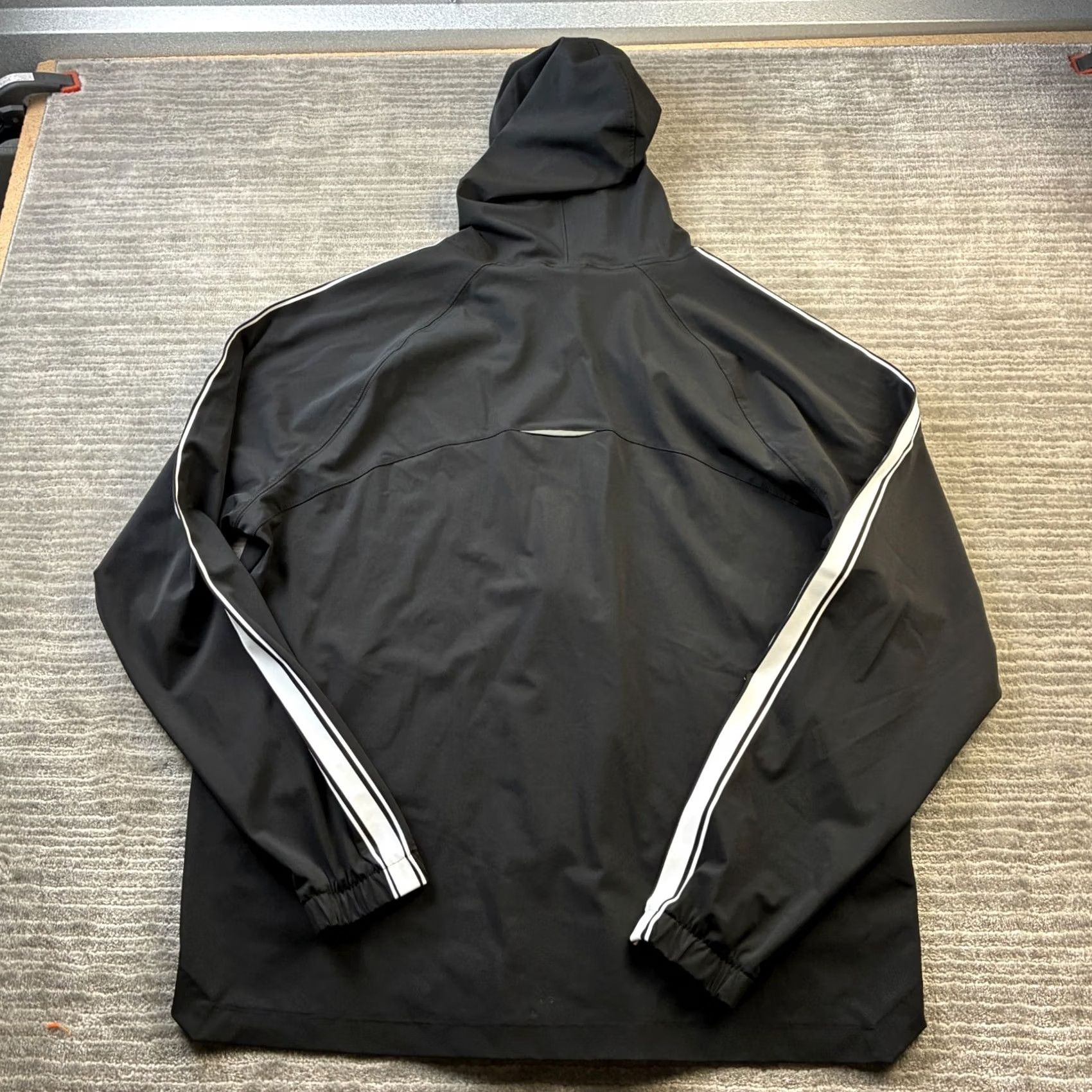 Fabletics Fabletics Jacket Mens XL Black Full Zip Hoodie Windbreaker Pockets Logo Casual Sports Athletic Jacket Size US XL / EU 56 / 4 - 2 Thumbnail