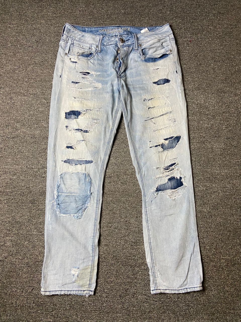 American Eagle Outfitters American Eagle Outfitters Distressed Ripped Jeans (175) Size US 31 - 1 Thumbnail