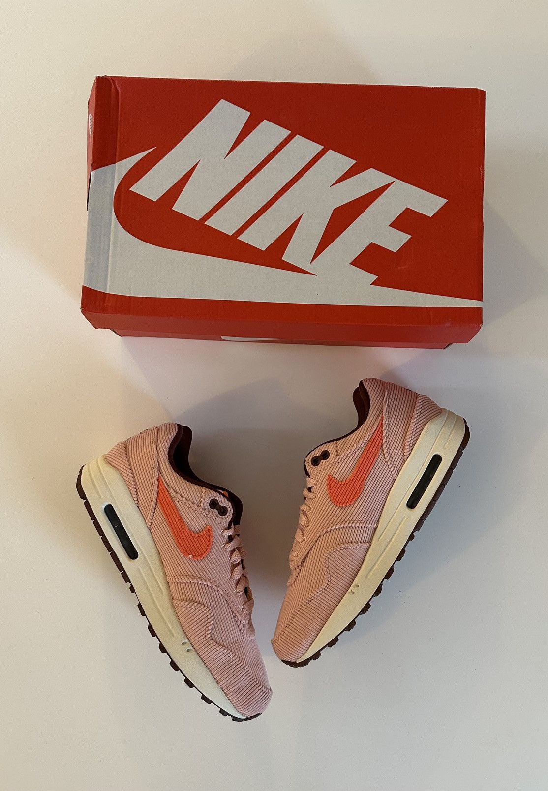 Nike Nike Air Max 1 Corduroy Coral Stardust Size US 7 / EU 40 - 3 Thumbnail