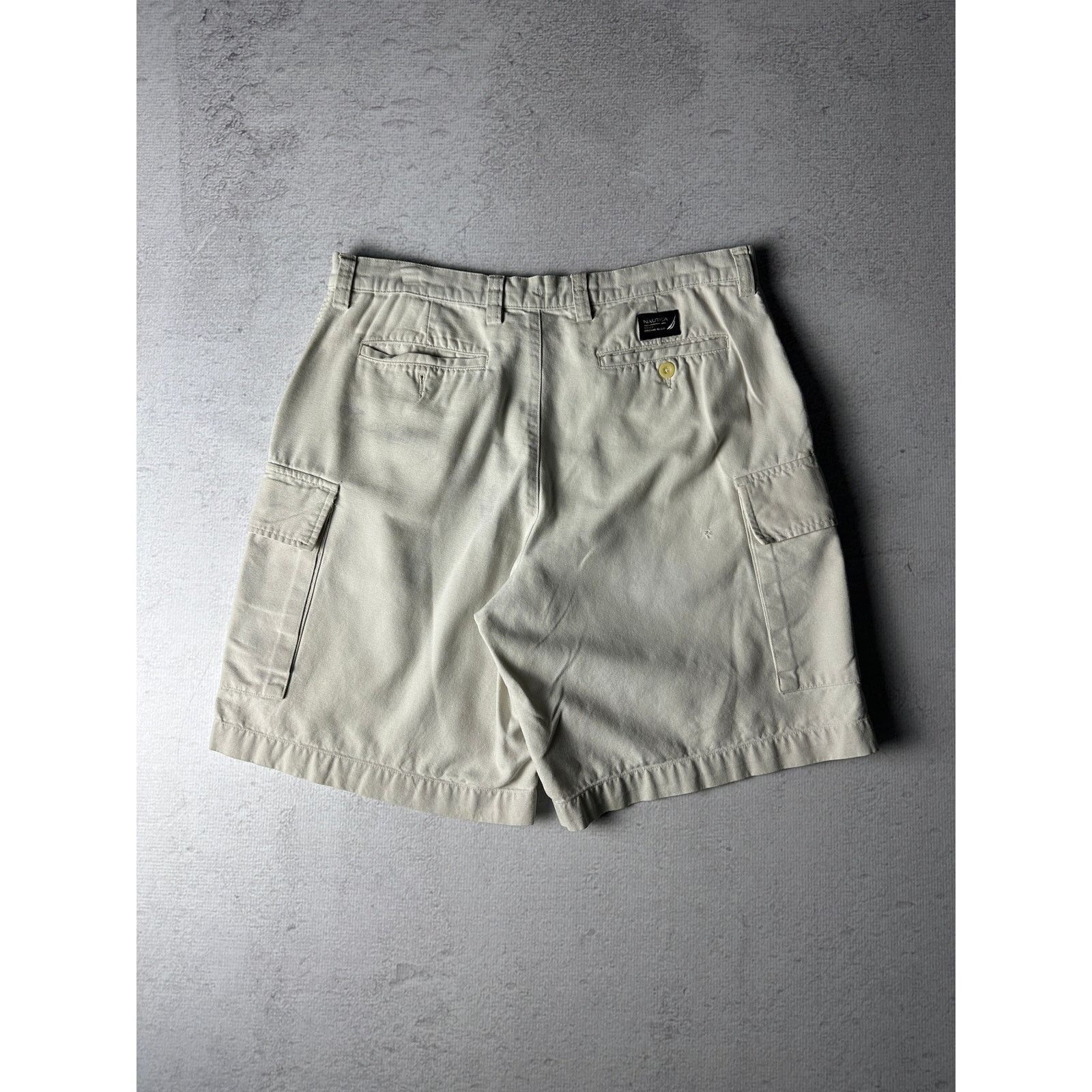 Nautica Vintage Nautica White Preowned Cargo Shorts - Men's 36 Size US 36 / EU 52 - 2 Thumbnail
