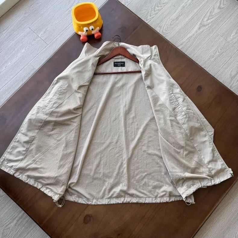 Balenciaga Balenciaga Beige Windbreaker Jacket Size US XS / EU 42 / 0 - 3 Thumbnail