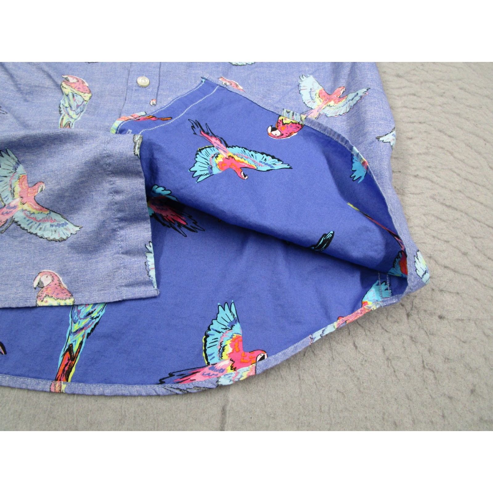 Chubbies Chubbies Shirt Mens Large Blue Parrot Print Short Sleeve Button-Down Reverse Print Tropical Size US L / EU 52-54 / 3 - 4 Thumbnail