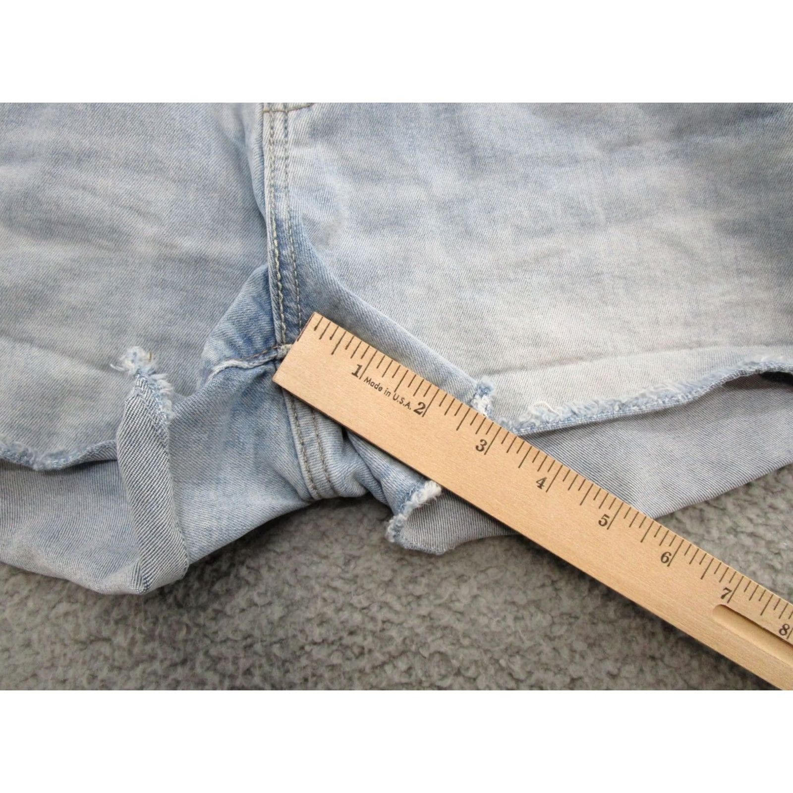 Levi's Levi's Signature High Rise Raw Hem Cut Off Women's Denim Shorts W28 Size 6 Blue Cotton Denim 90s Retro Pockets Button Zipper Size 28" / US 6 / IT 42 - 7 Thumbnail
