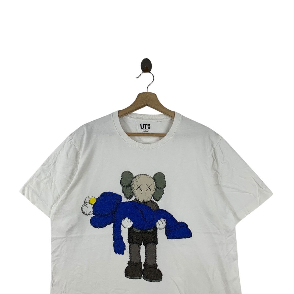 Uniqlo KAWS x UNIQLO x SESAME STREET Gone Companion Tee Shirt Top Size US XL / EU 56 / 4 - 2 Thumbnail