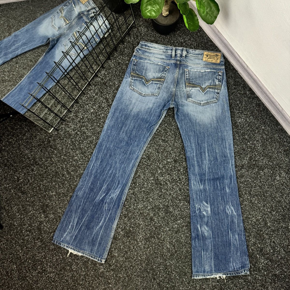 Diesel Flare Diesel Zathan Vintage Distressed Low Rise Y2k Style Size US 31 - 8 Thumbnail