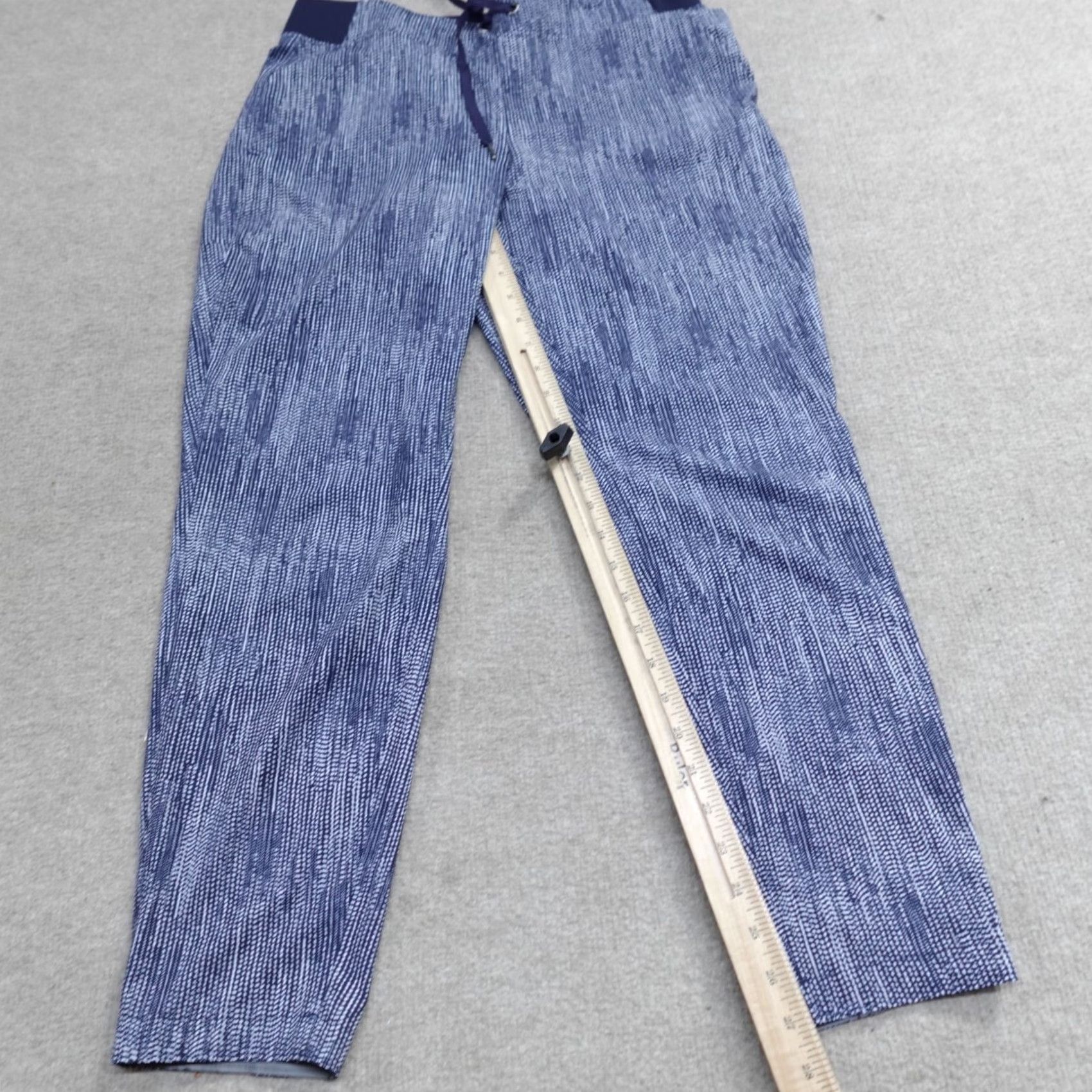 Athleta Athleta Pants 10 Blue Dotted Drawstring Stretch Waist Batik Women Regular Size 10 Color Blue Polyester Spandex Ankle Straight Size 32" / US 10 / IT 46 - 3 Thumbnail