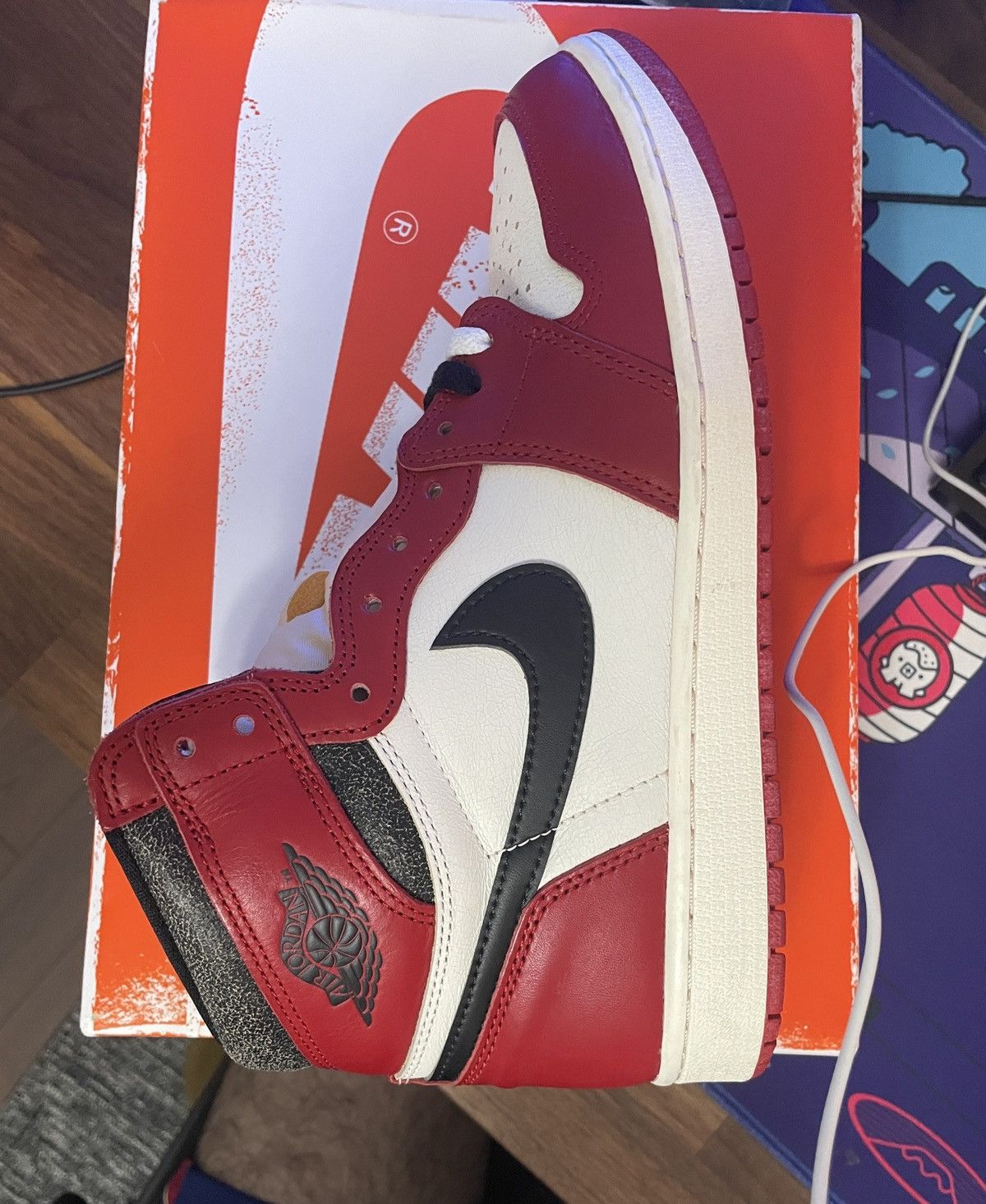 Jordan Brand Jordan 1 Chicago Lost and Found Size US 10 / EU 43 - 5 Thumbnail