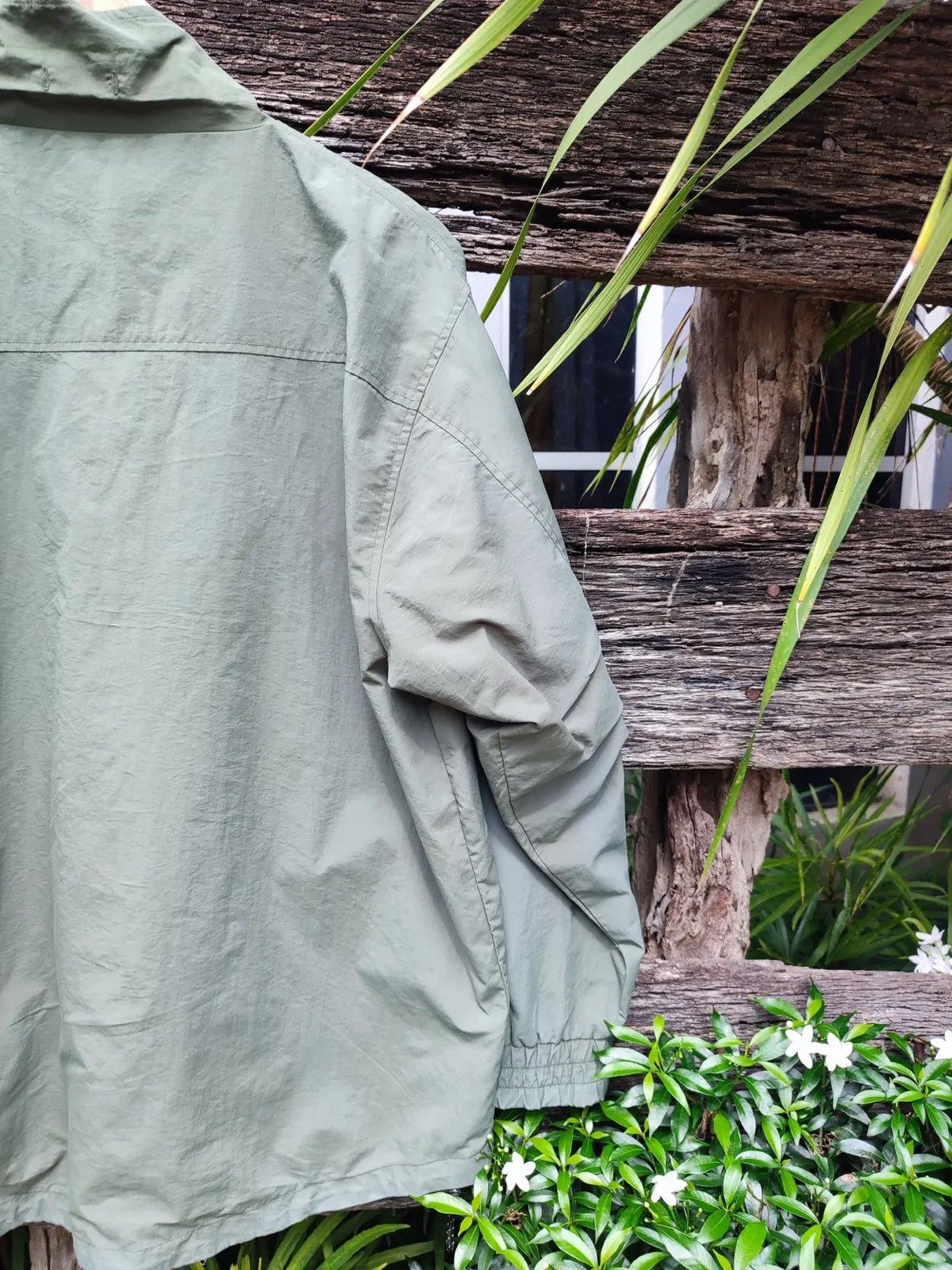 Japanese Brand Vintage Suntory Boss Coffee Windbreaker – Mocha Brazil Promo Size US L / EU 52-54 / 3 - 10 Thumbnail