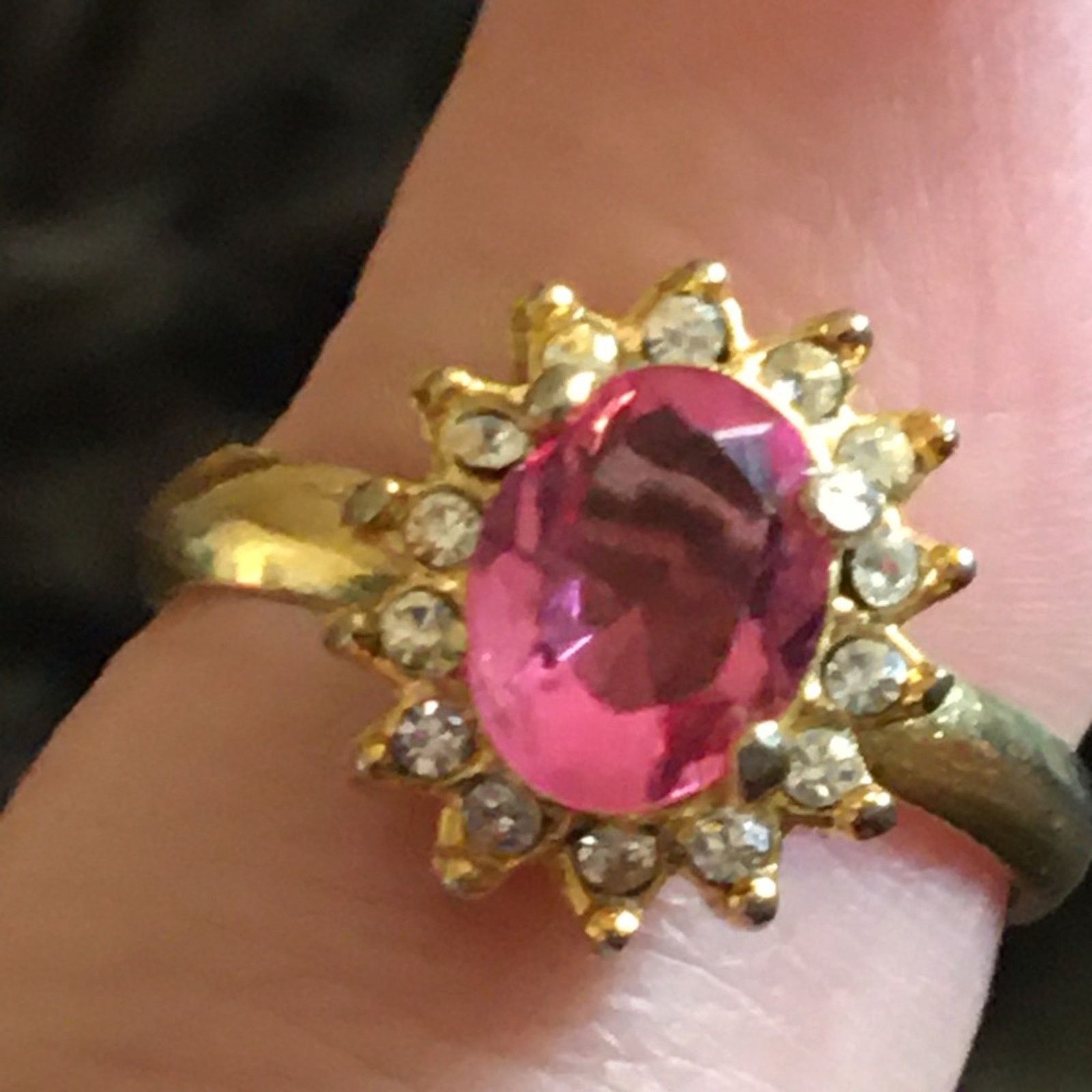 Vintage Vintage oval pink crystal cluster gold tone ring Size ONE SIZE - 8 Thumbnail