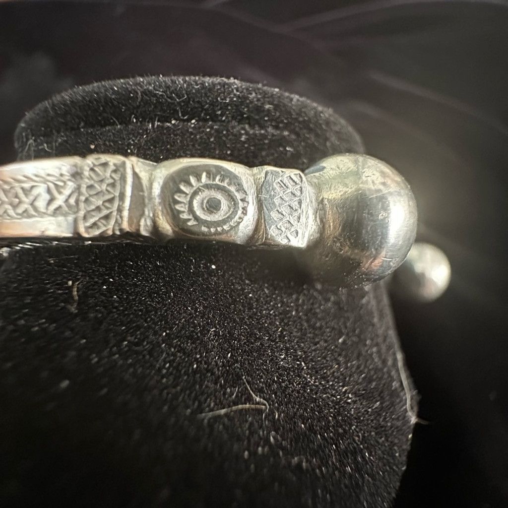 Manebi Vintage mande’ Women's Silver Cuff Bracelet 6.25 Inches Size ONE SIZE - 3 Thumbnail