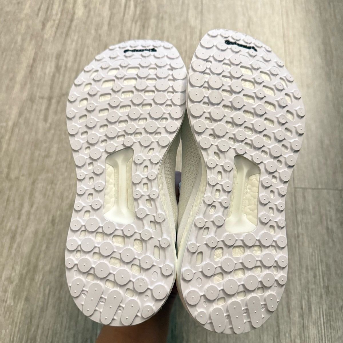 Adidas × Pharrell Men’s Adidas Pharrell Solar Hu Glide PRD Cloud White Sz 5 Size US 5 / EU 37 - 5 Thumbnail