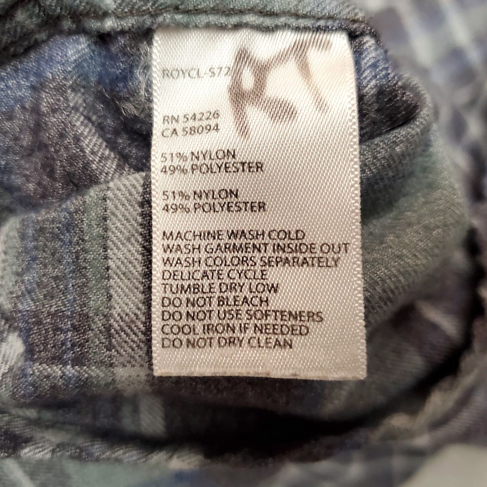 Royal Robbins VINTAGE Royal Robbins Shirt Mens XL Blue Gray Plaid Nylon Outdoors Size US XL / EU 56 / 4 - 7 Thumbnail
