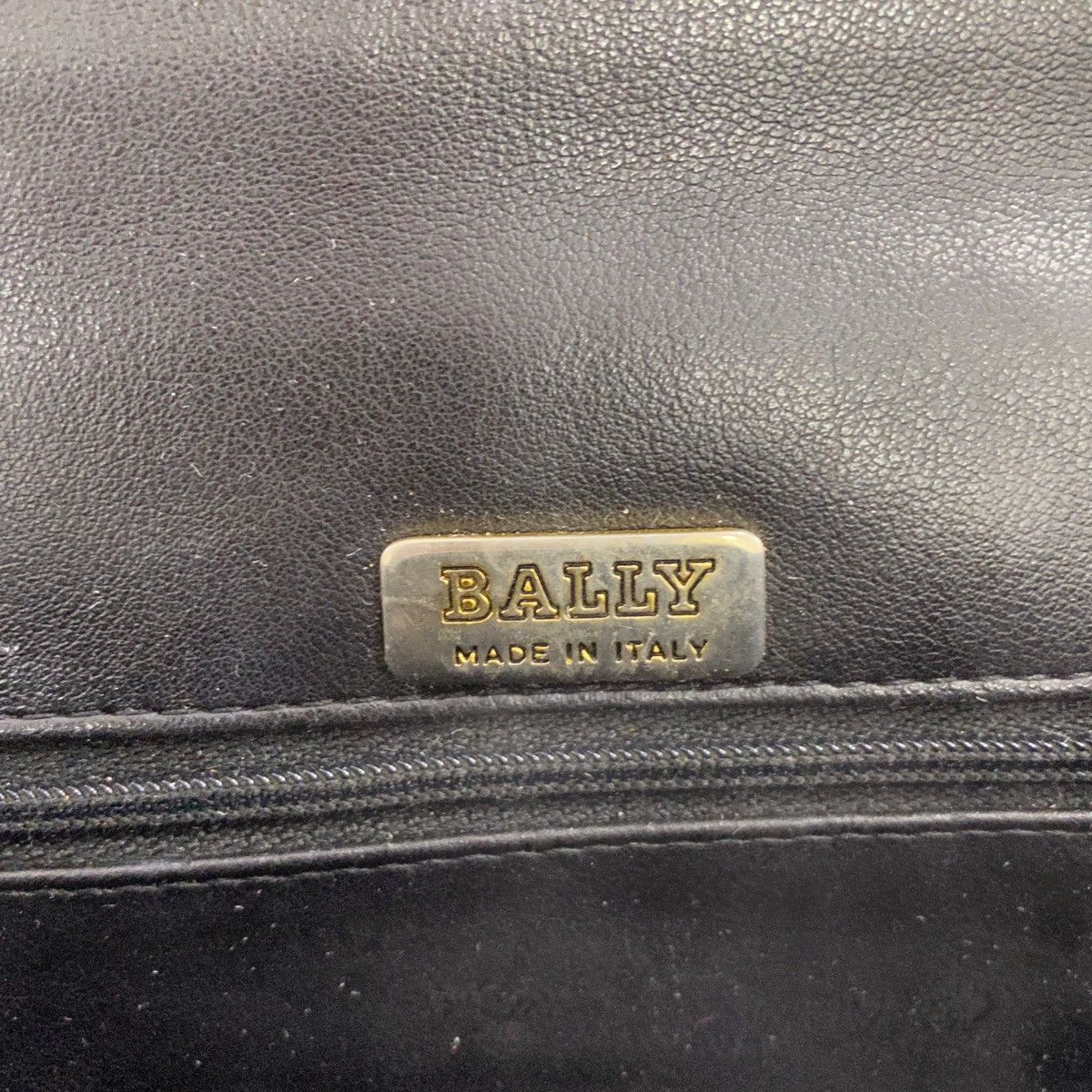 Bally ‼️LASTDROP‼️ AUTHENTIC BALLY LEATHER QUILTED SHOULDER BAG Size ONE SIZE - 9 Thumbnail