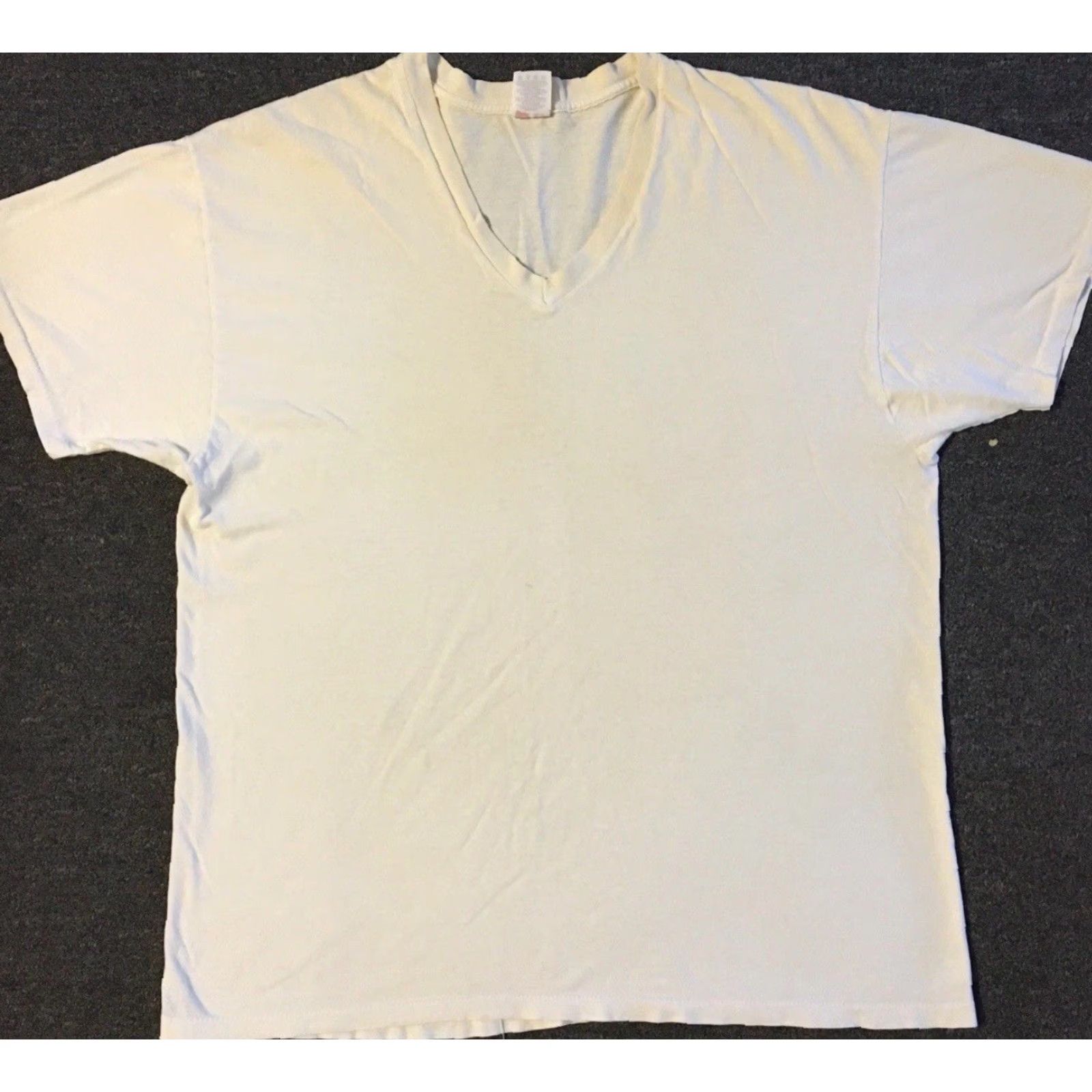 Hanes VINTAGE Hanes Shirt XL White 90s Distressed V-Neck T-Shirt Men Grunge Punk Skate Biker Rock 80s 90s California USA Size US XL / EU 56 / 4 - 2 Thumbnail