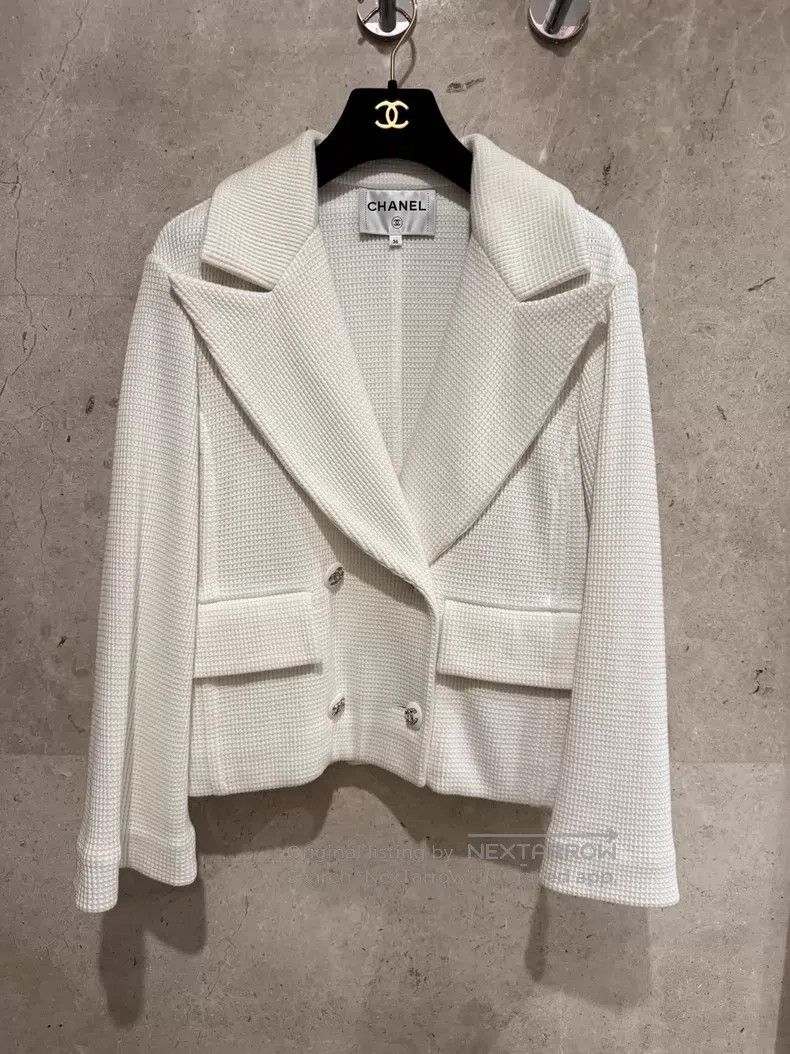 Chanel Chanel 21C white waff coat Size XS / US 0-2 / IT 36-38 - 1 Thumbnail