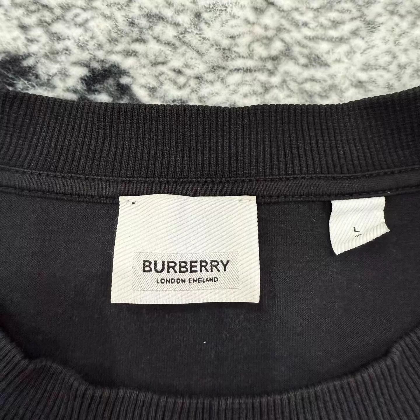 Burberry Burberry SS22 Deer Print Cotton Oversized T-Shirt L Size L / US 10 / IT 46 - 3 Thumbnail