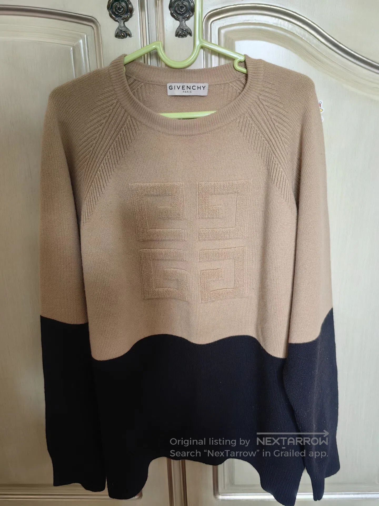 Givenchy Givenchy Men's Beige Black Logo Sweater. Size US S / EU 44-46 / 1 - 1 Thumbnail