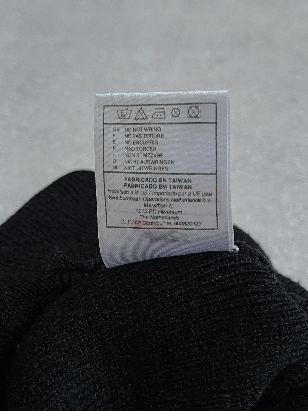 Nike 90's Vintage Nike Big Swoosh Logo Knitted Beanie Hat Size ONE SIZE - 8 Thumbnail