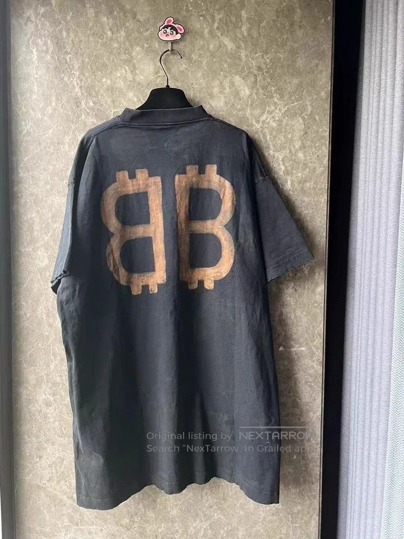 Balenciaga Balenciaga Bitcoin Short Sleeve T-shirt. Size US XXL / EU 58 / 5 - 2 Thumbnail