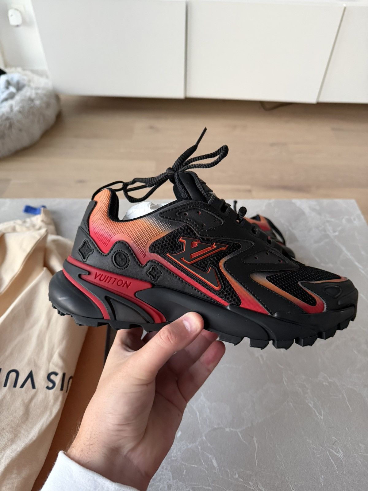 Louis Vuitton Louis vuitton tactic size 5 Size US 5 / EU 37 - 3 Thumbnail