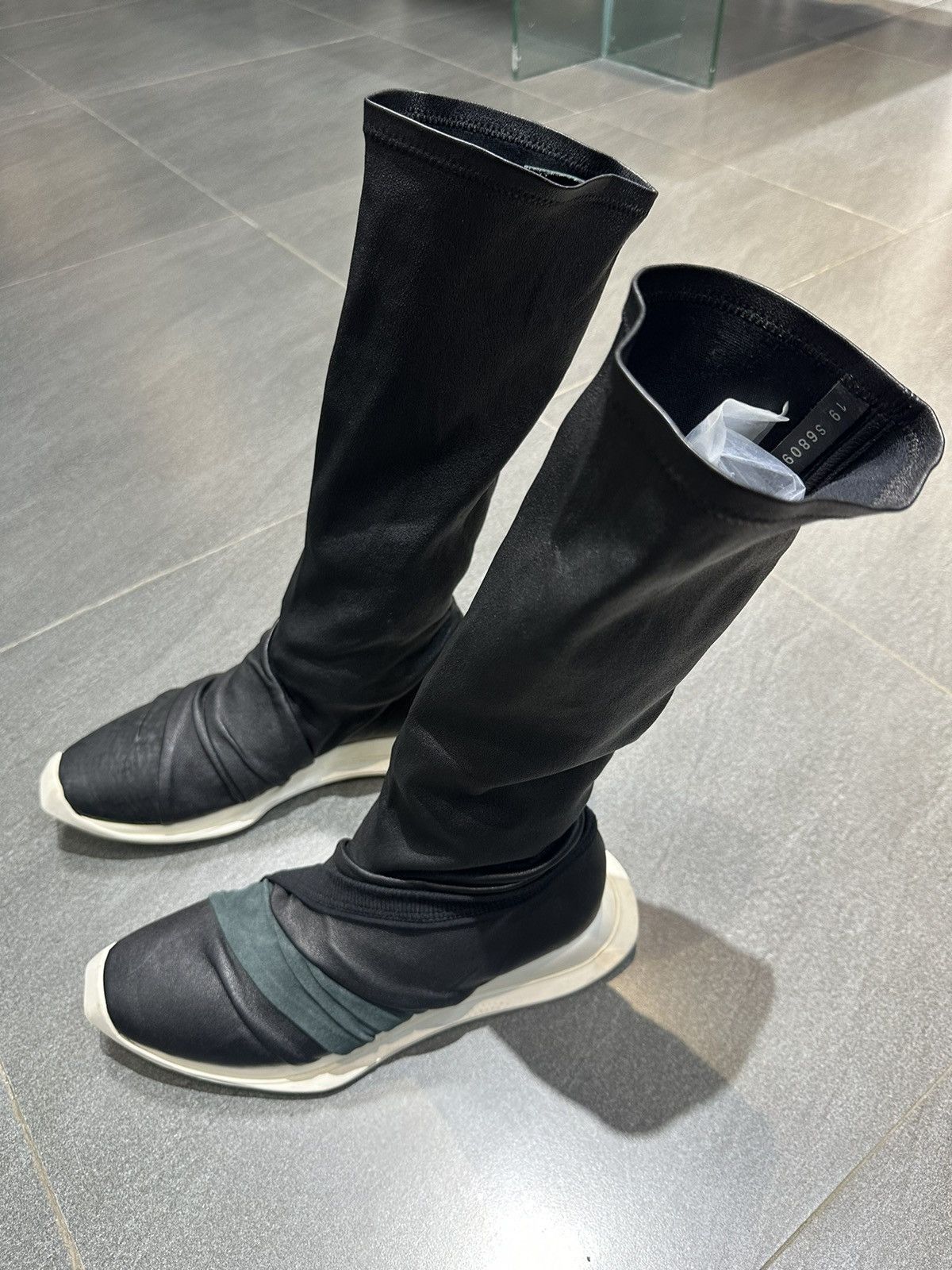 Rick Owens Rick Owens Leather Stretch Oblique Runner Size US 6 / EU 39 - 2 Thumbnail
