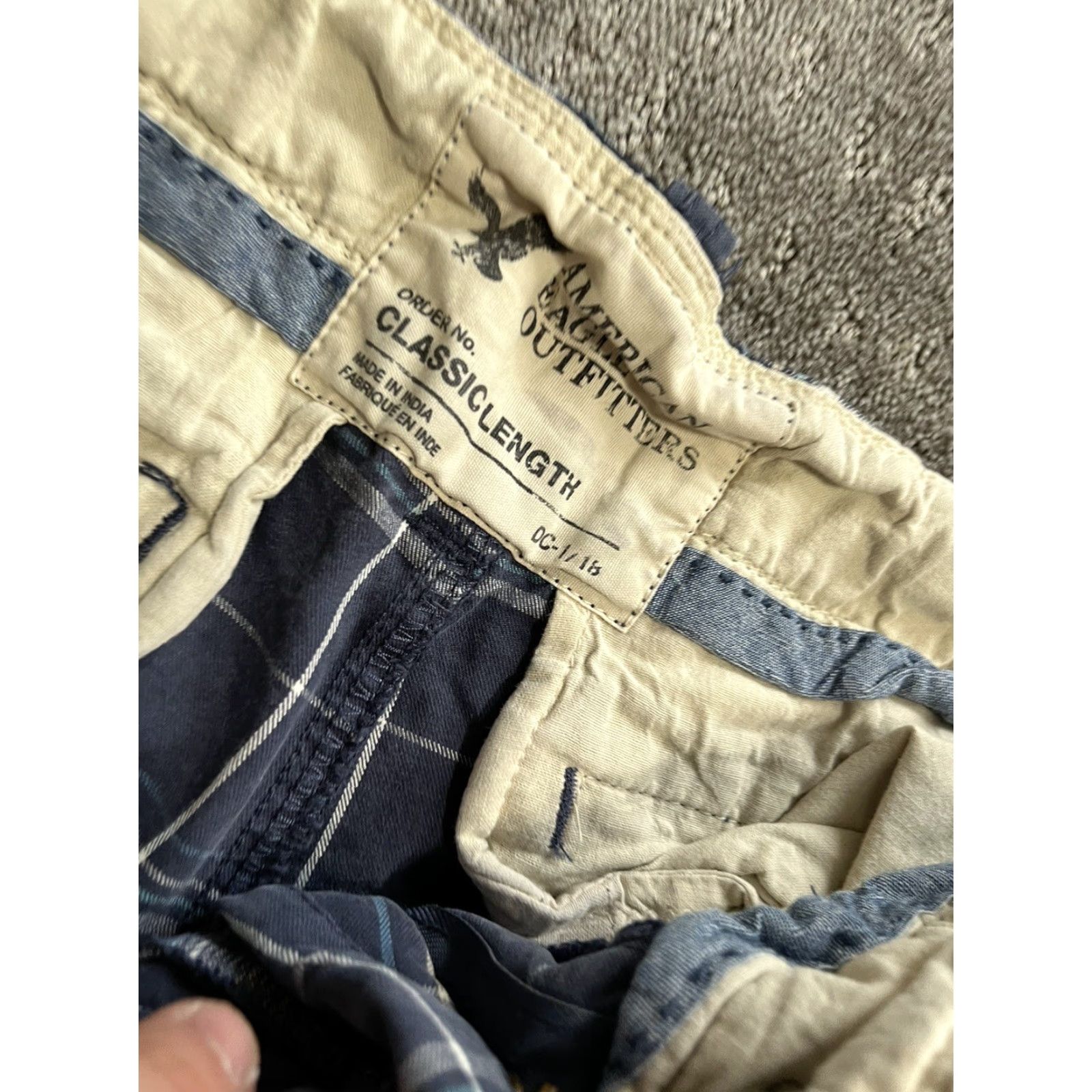 American Eagle Outfitters American Eagle Shorts Mens 31 Blue Plaid Bermuda Casual Outdoor 90s Size US 31 - 4 Thumbnail