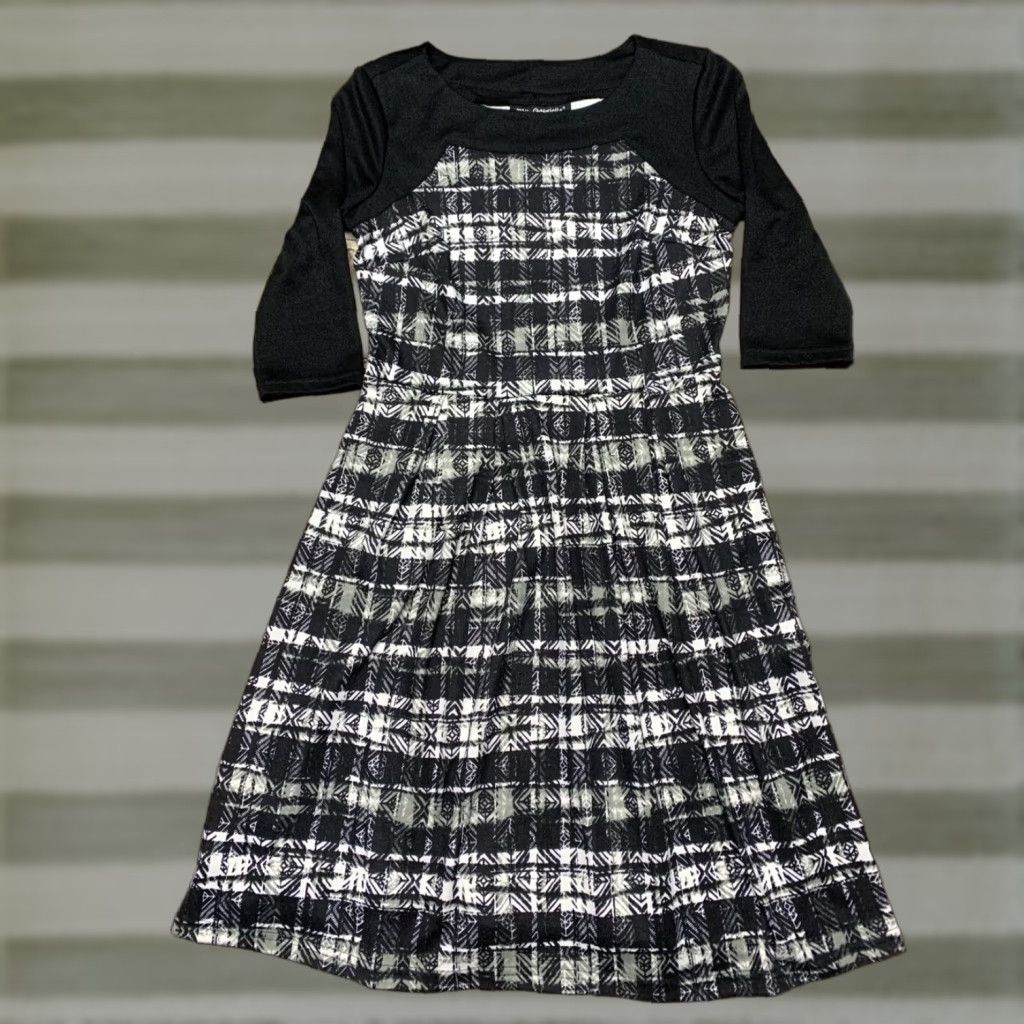 Vintage Mlle Gabrielle Black Plaid 3/4 Sleeve Pullover Dress Size Small Women’s Knee Length Limited Belt Not Included Size S / US 4 / IT 40 - 1 Thumbnail