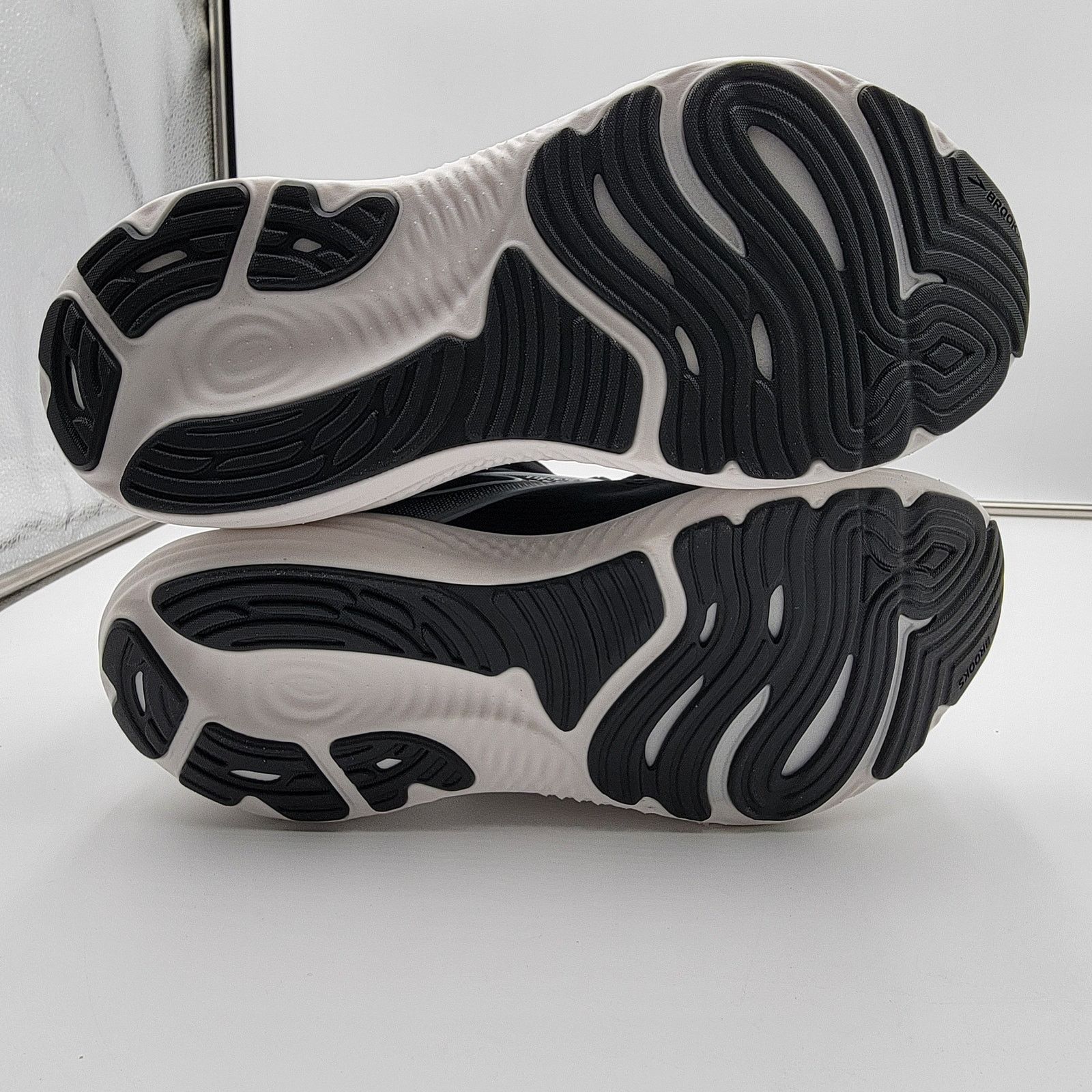 Brooks Brooks Glycerin GTS 22 Mens Sz 11 Black 110446 1D 090 Size US 11 / EU 44 - 9 Thumbnail