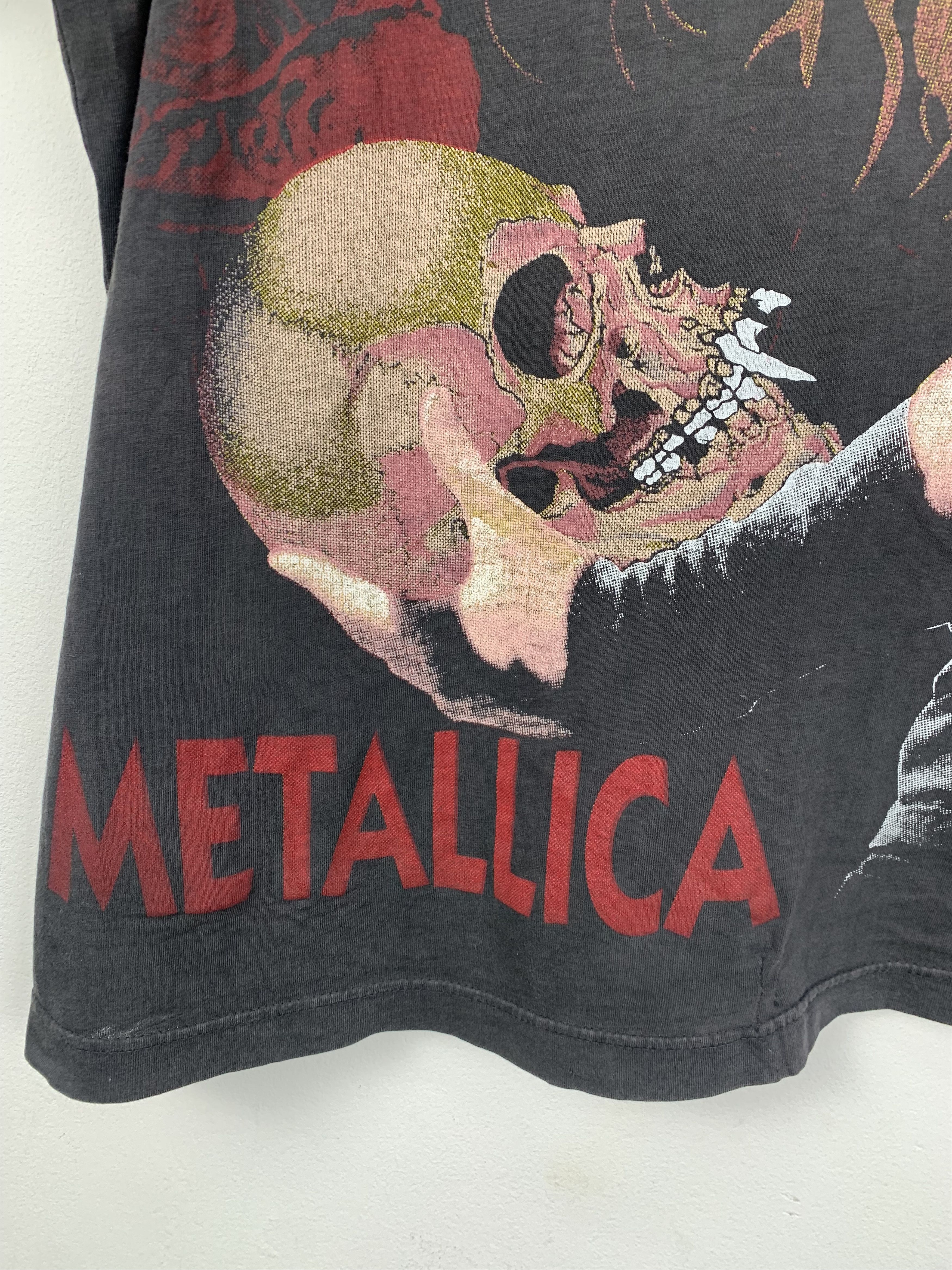 Band Tees × Metallica × Vintage Vintage 90s Metallica All Overprint Bootleg Band Tee TA0304 Size US L / EU 52-54 / 3 - 4 Thumbnail