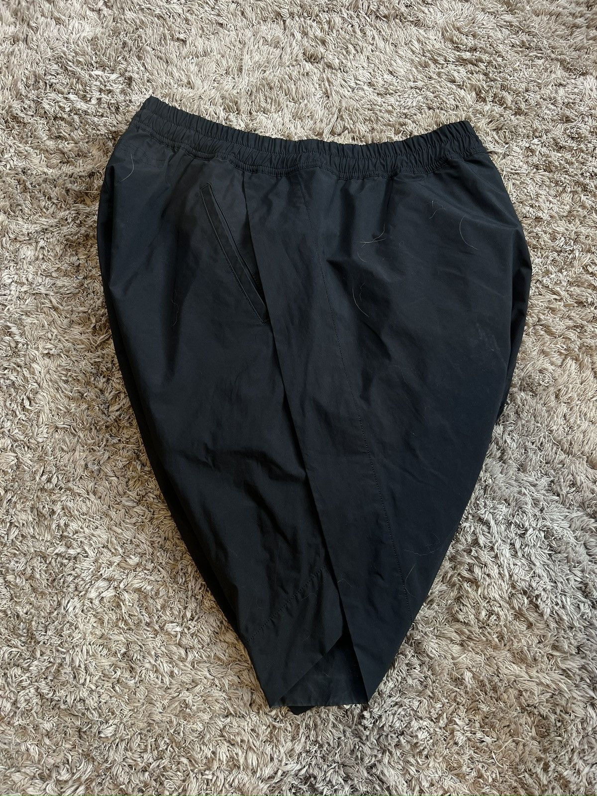 Julius NILOS SPRING SUMMER 2017 INFLAMMATORS BLACK TAFFETA SHORTS Size US 33 - 3 Thumbnail