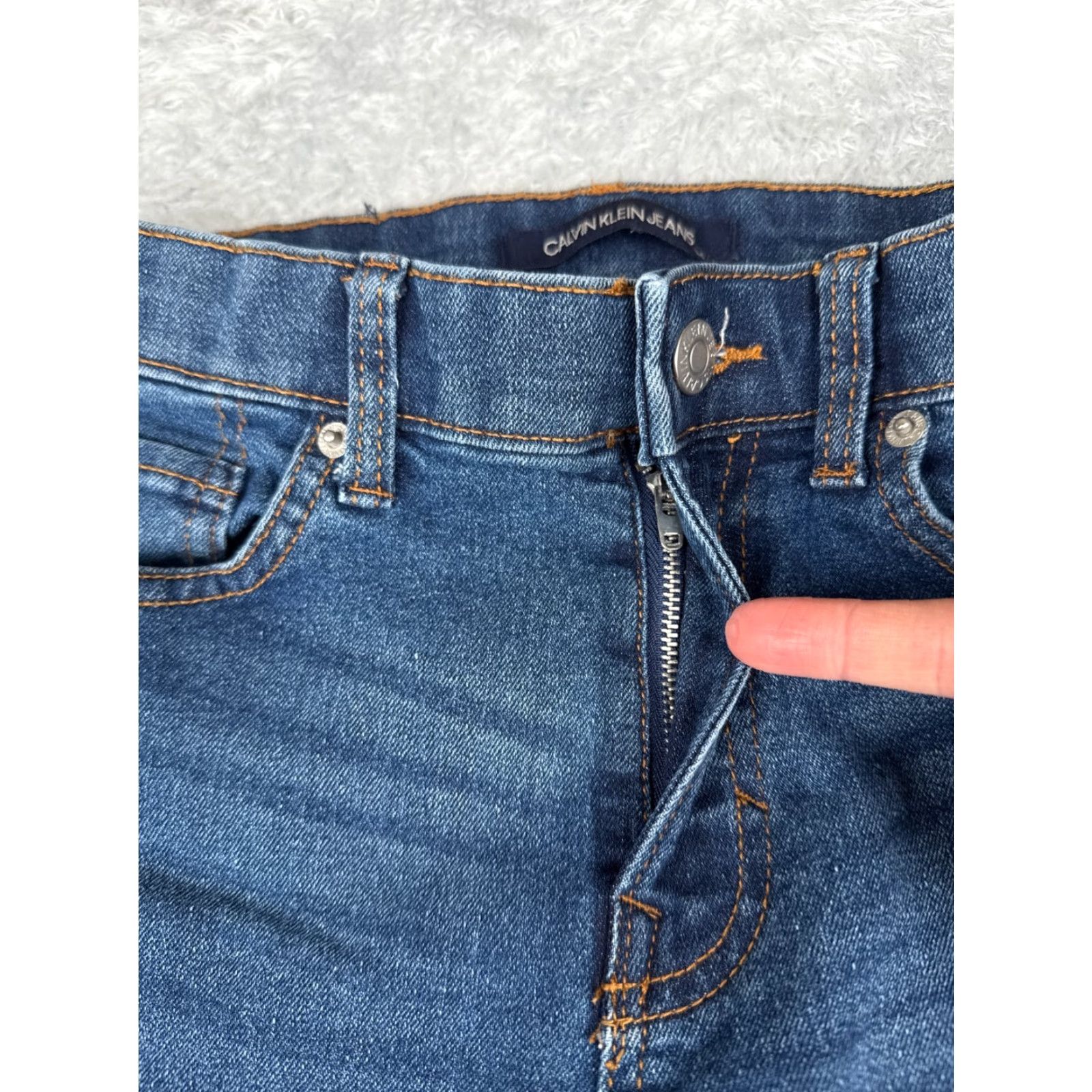 Calvin Klein Calvin Klein Jeans Women Blue Denim 14 Straight Skinny Mid 28x28 Cotton Blend 5-Pocket Zipper Distressed Embroidered Size 36" / US 14 / IT 50 - 5 Thumbnail