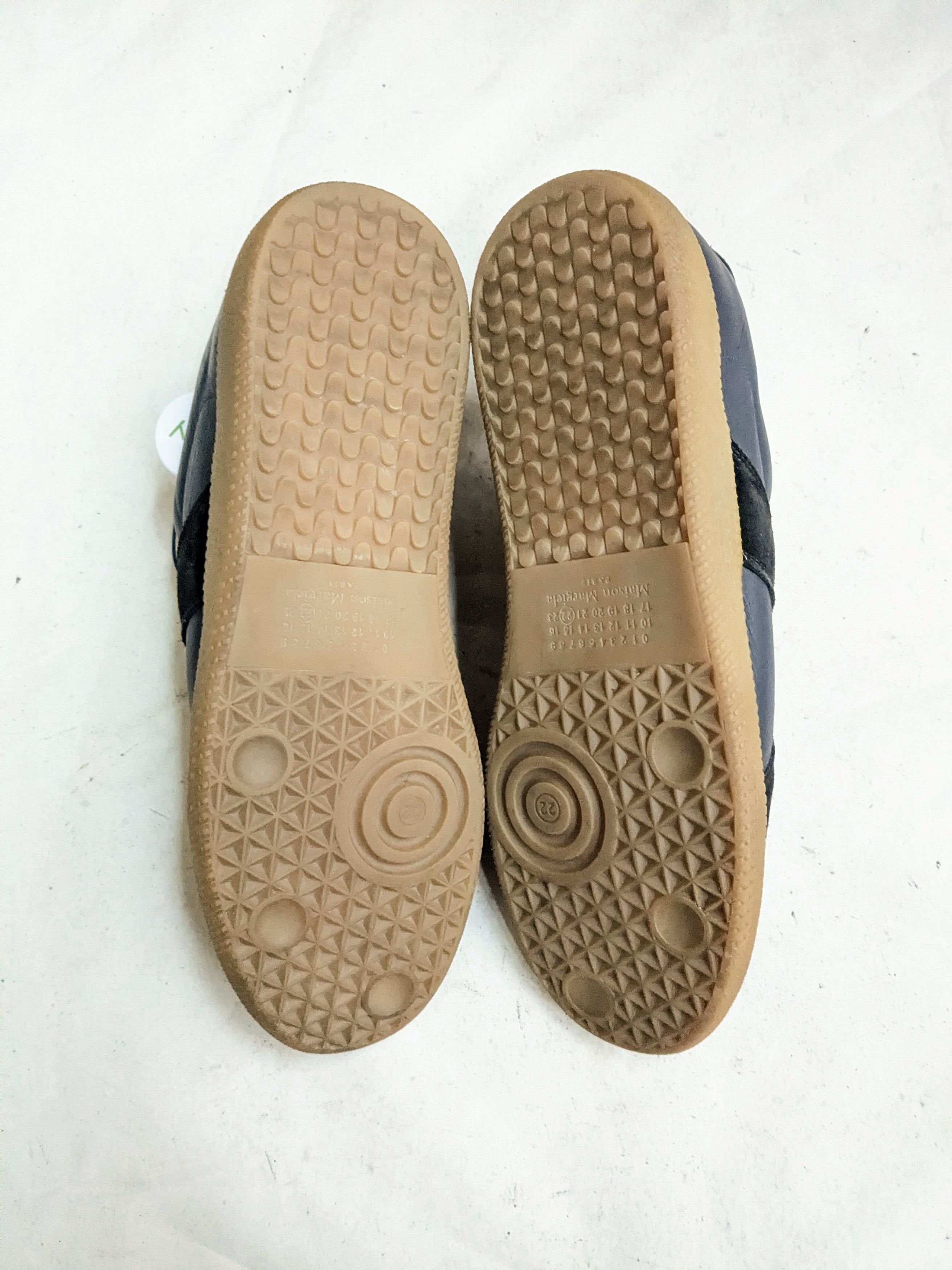 Maison Margiela Maison Margiela Replica GAT Navy Blue 10 43 Low Tops Gum Size US 10 / EU 43 - 16 Thumbnail