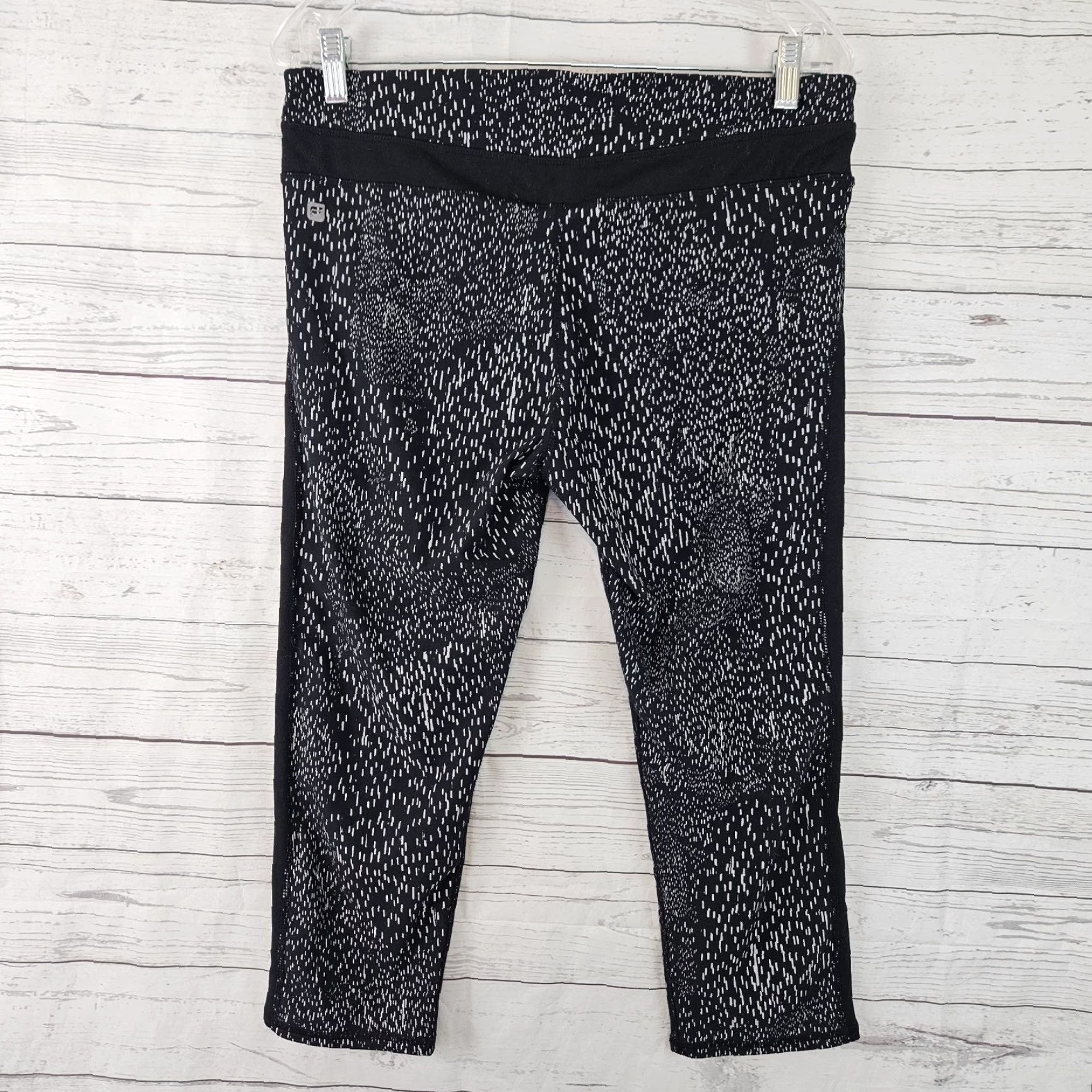 Fabletics Fabletics Capri Leggings Womens Sz XL Black Gray High Rise Size 40" / US 18 - 3 Thumbnail